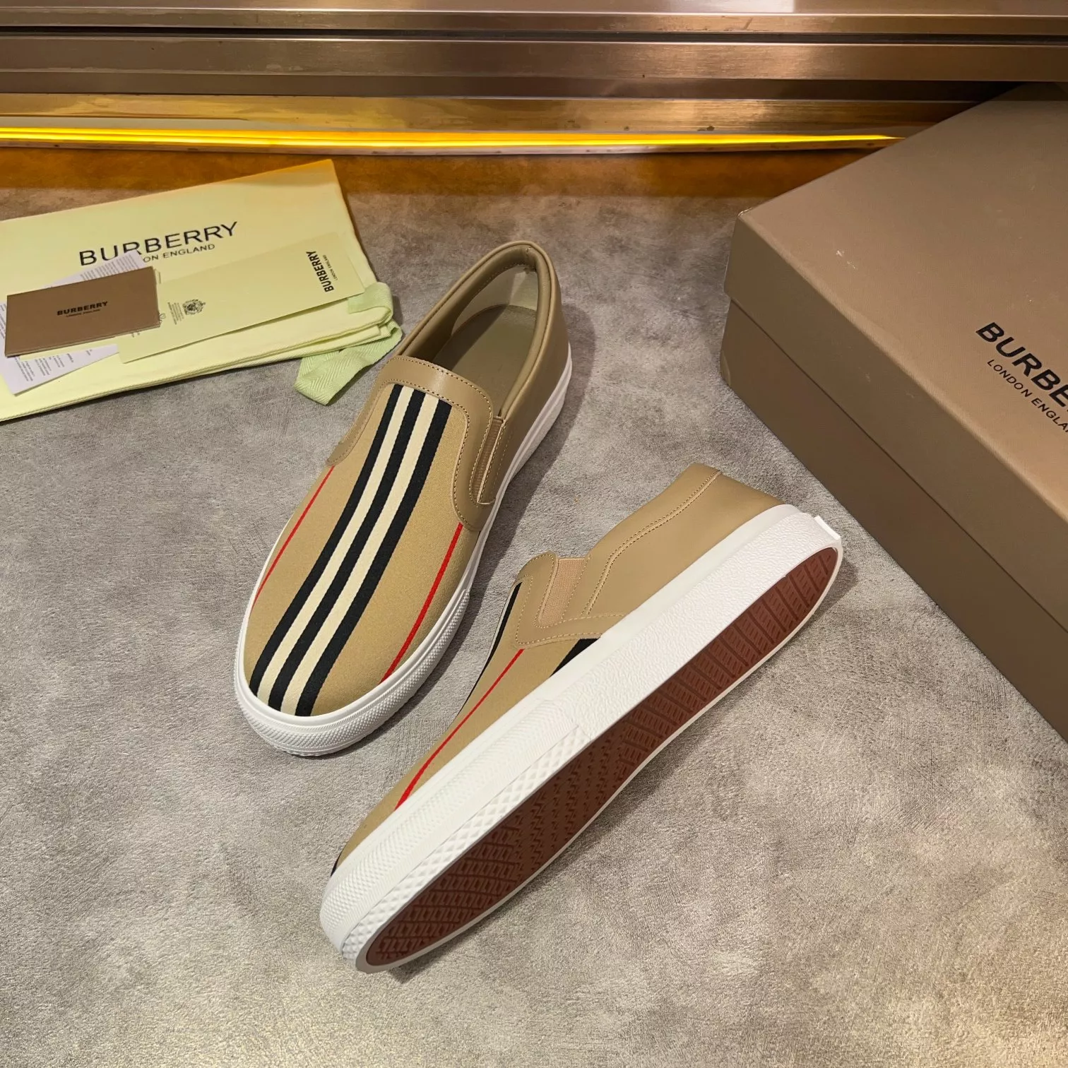 Comfortable 7622 Burberry Casual Shoes For Men