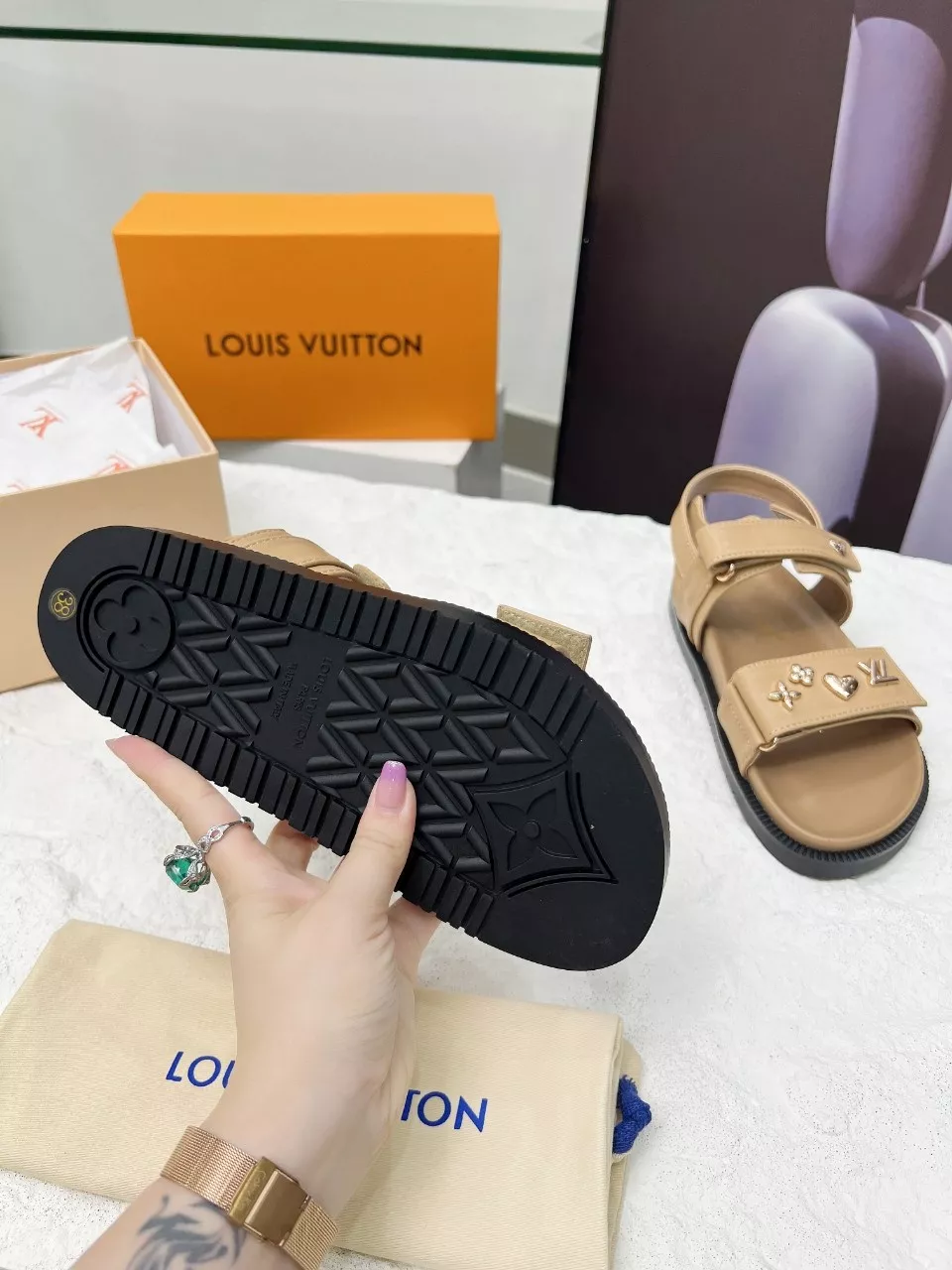 Comfortable 7692 Louis Vuitton Sandal For Women
