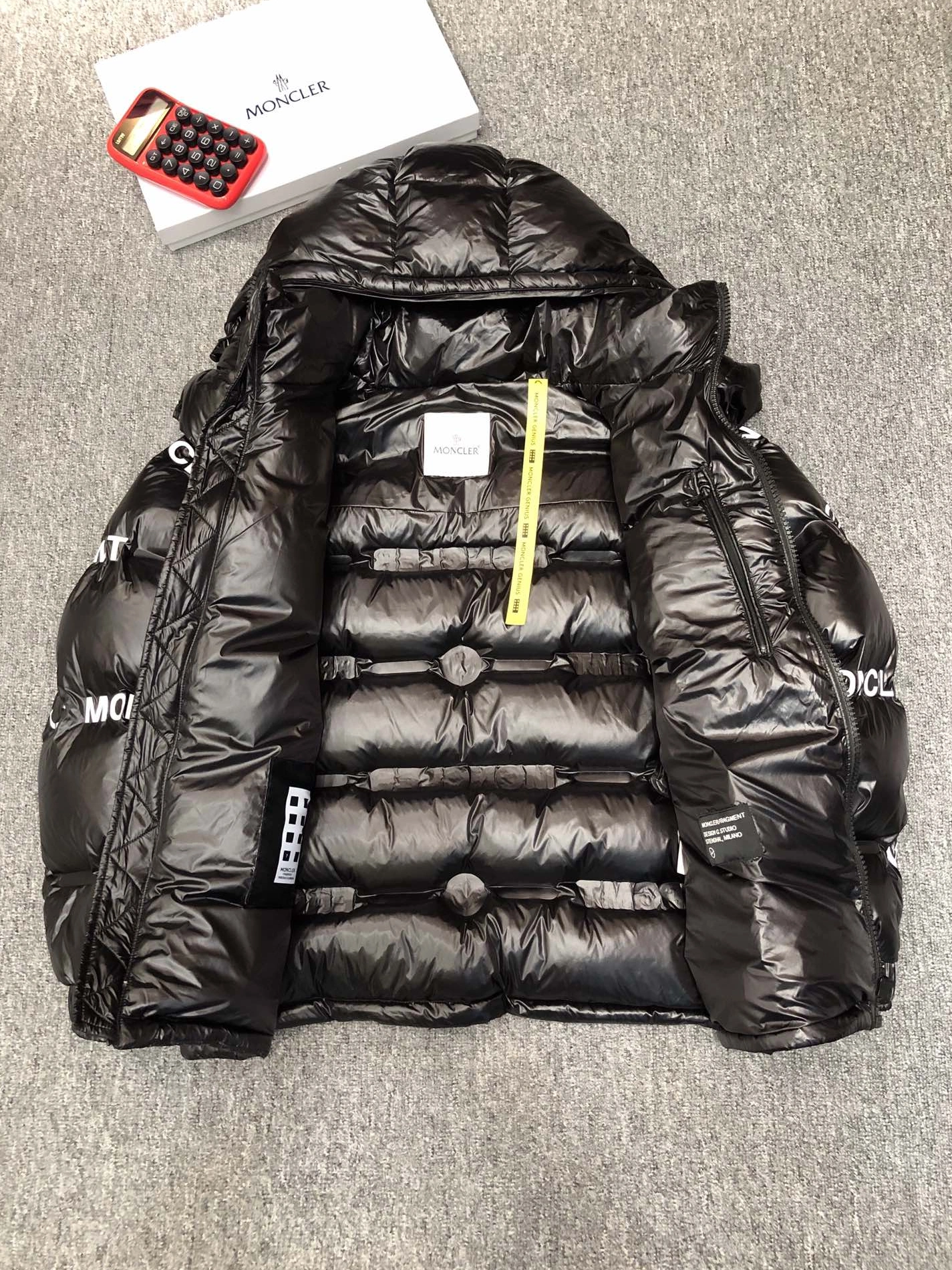 Comfortable 7975 Moncler Down Feather Coat Long Sleeved For Men