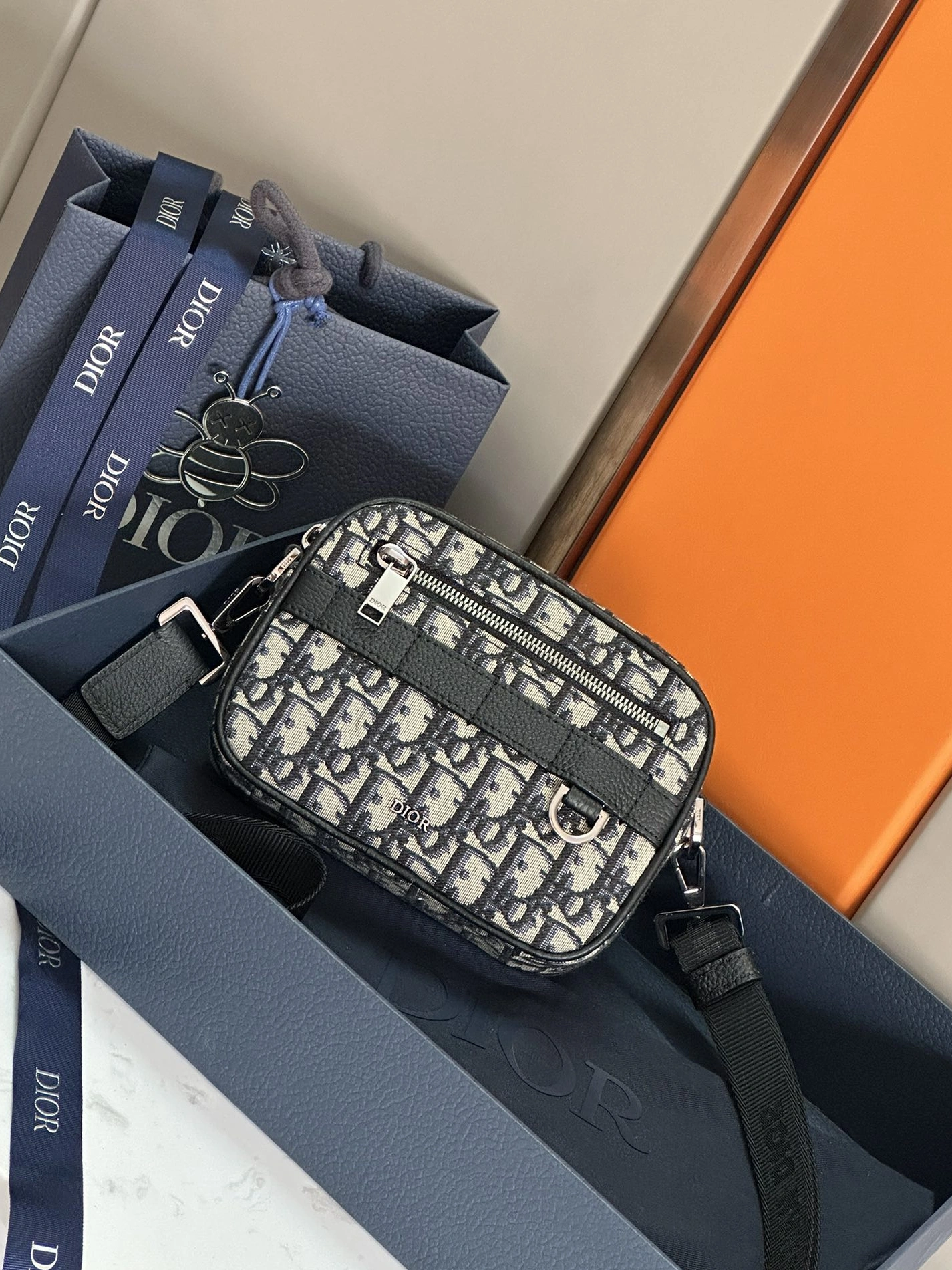 Comfortable 7988 Christian Dior AAA Man Messenger Bags