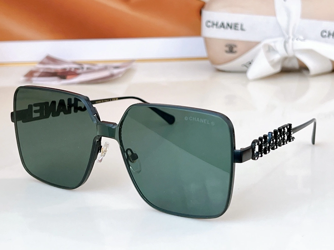 Comfortable 8010 Chanel AAA Quality Sunglasses