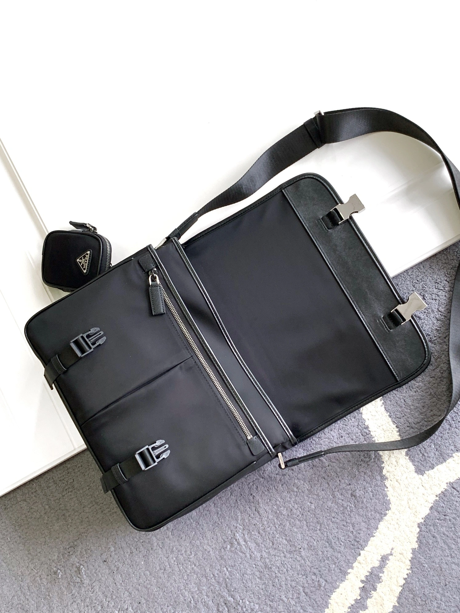 Comfortable 8013 Prada AAA Man Messenger Bags
