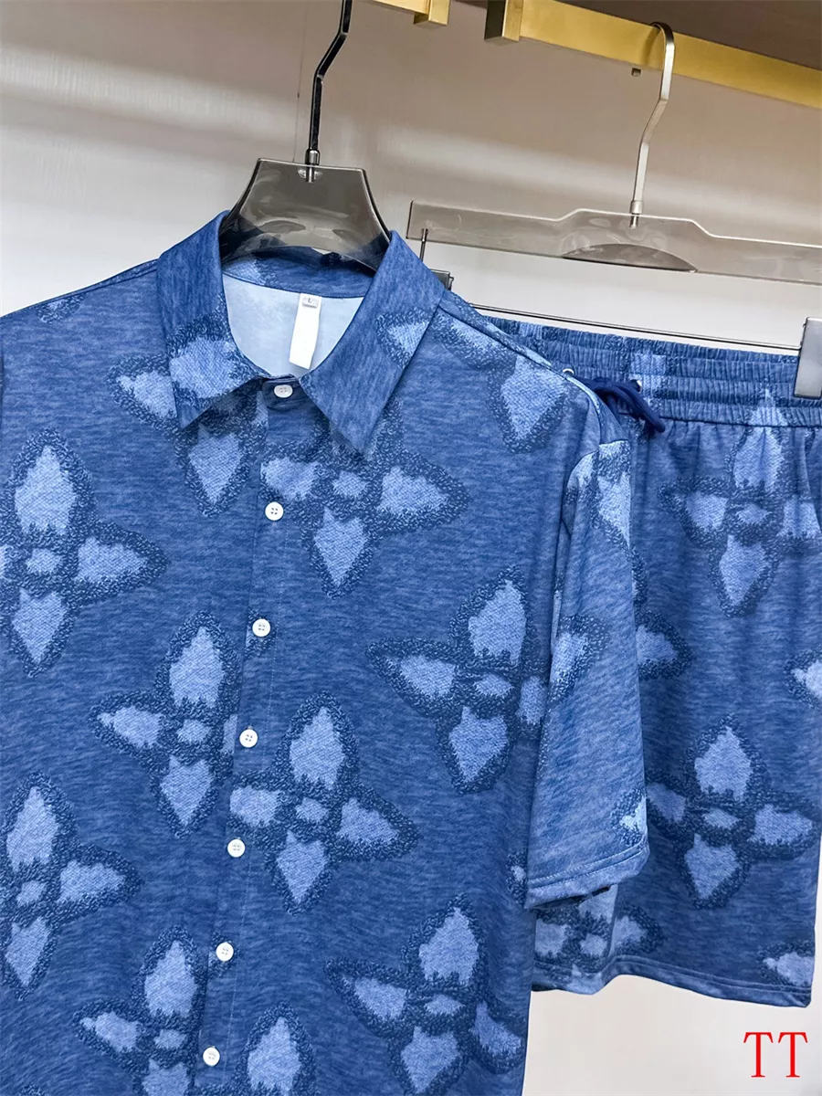 Comfortable 8078 Louis Vuitton LV Tracksuits Short Sleeved For Men