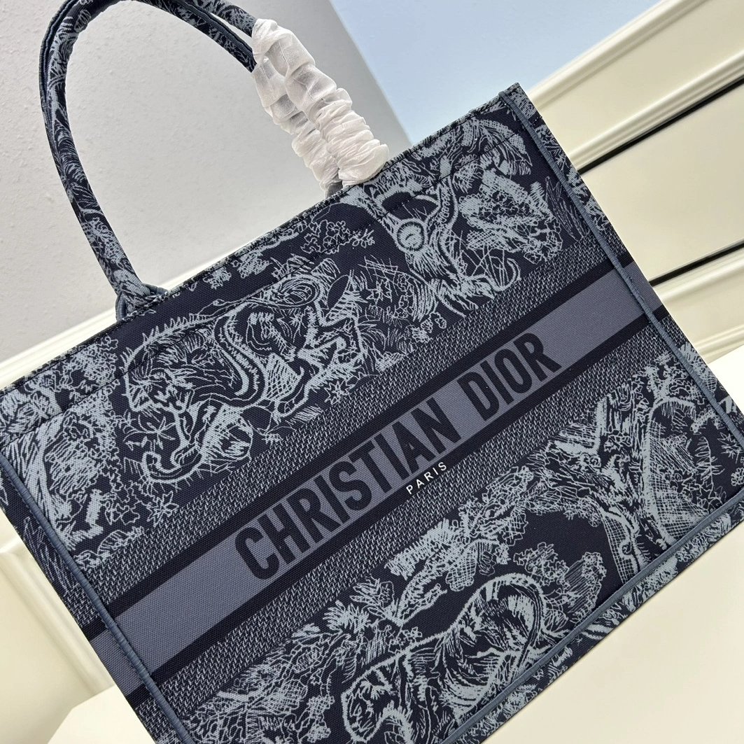 Comfortable 8106 Christian Dior AAA Quality Tote-Handbags For Women