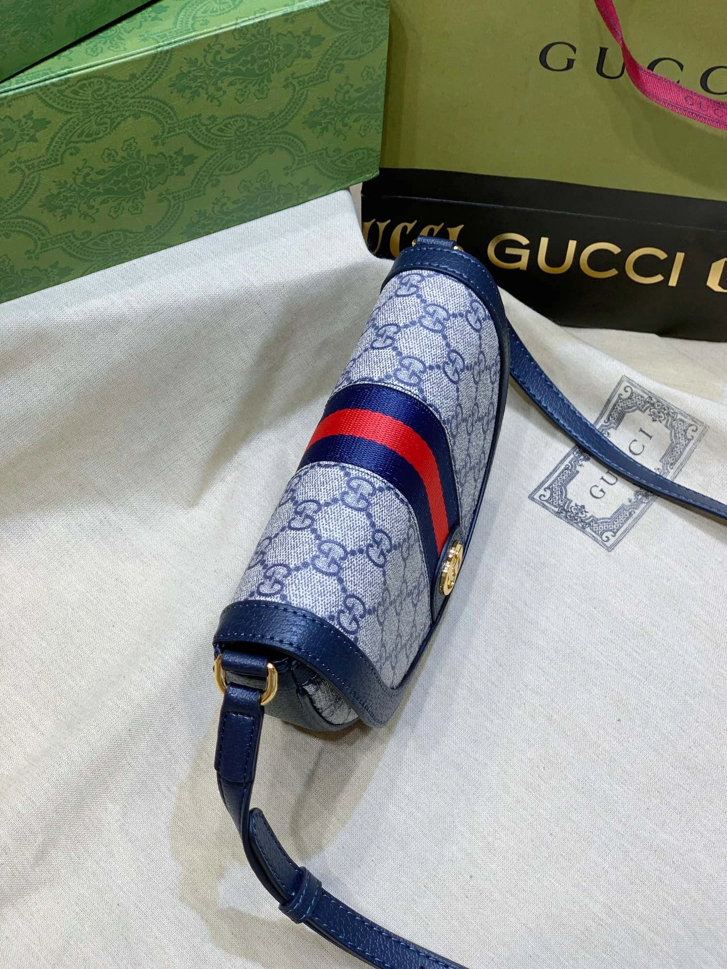 Comfortable 8137 Gucci AAA Quality Messenger Bags For Women