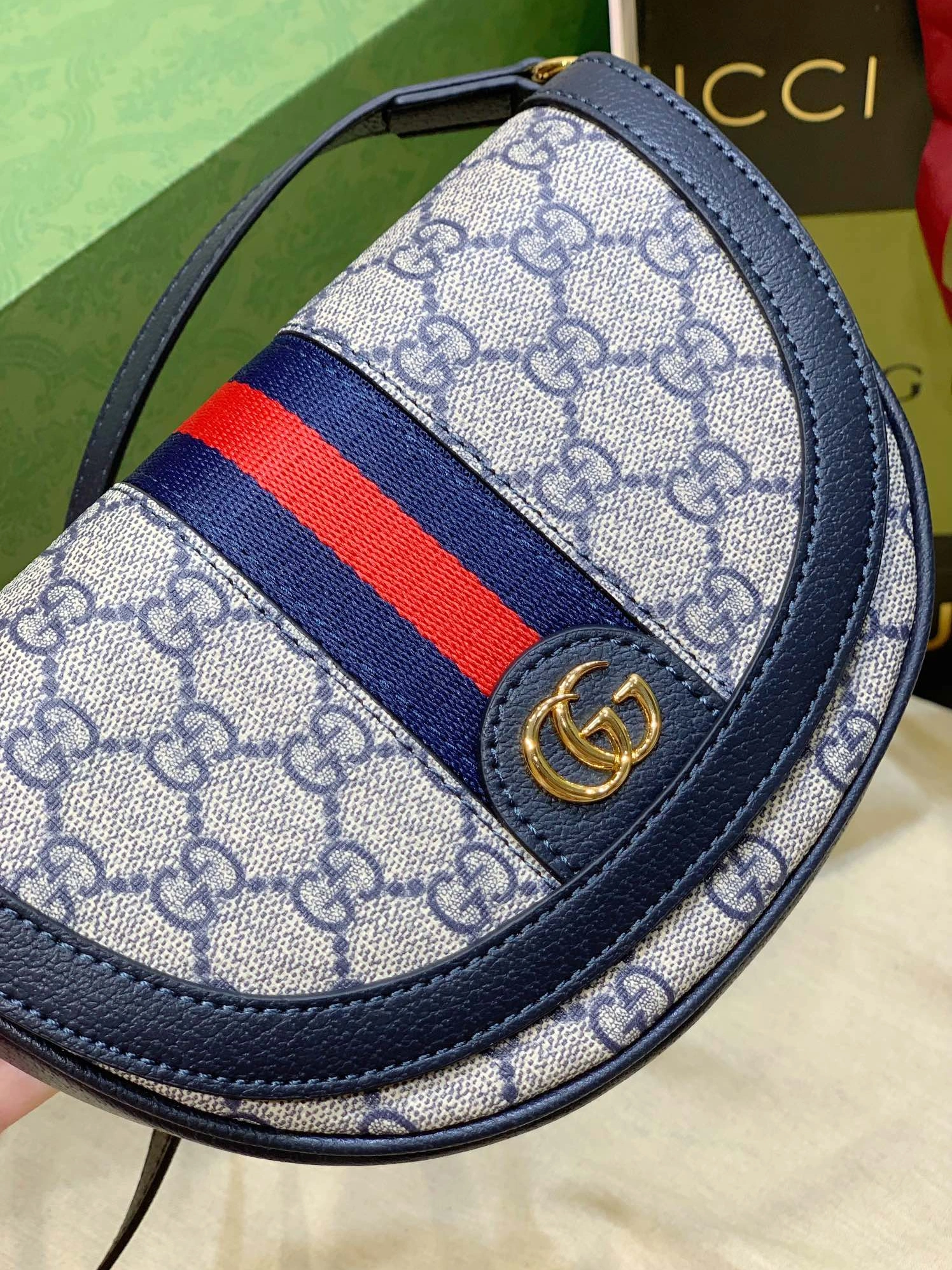 Comfortable 8137 Gucci AAA Quality Messenger Bags For Women