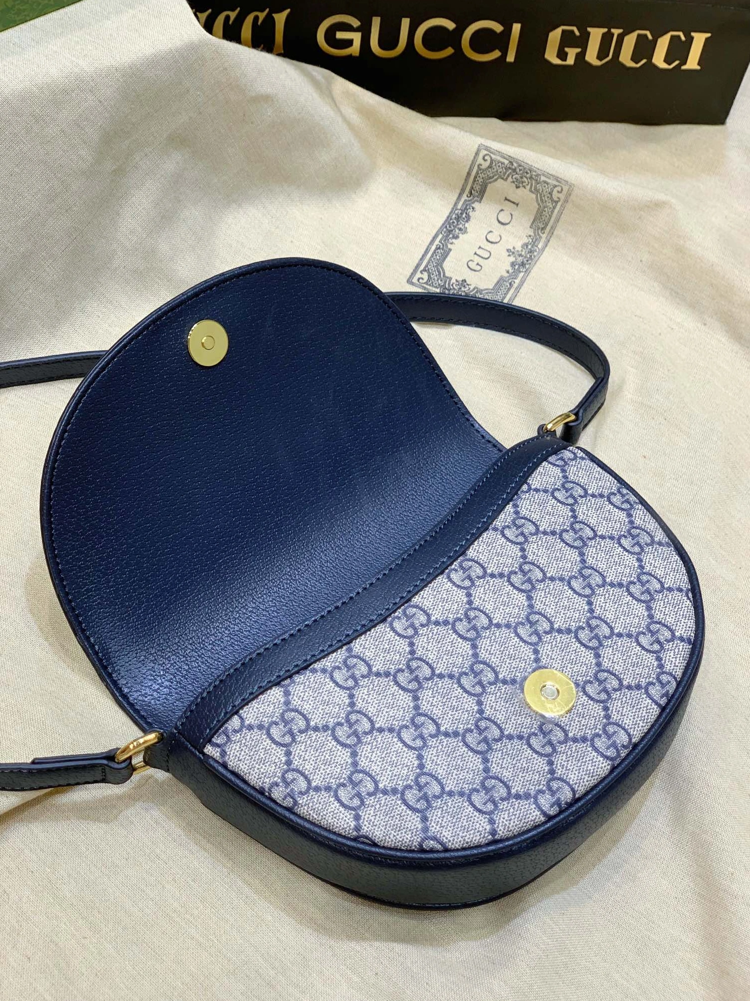 Comfortable 8137 Gucci AAA Quality Messenger Bags For Women