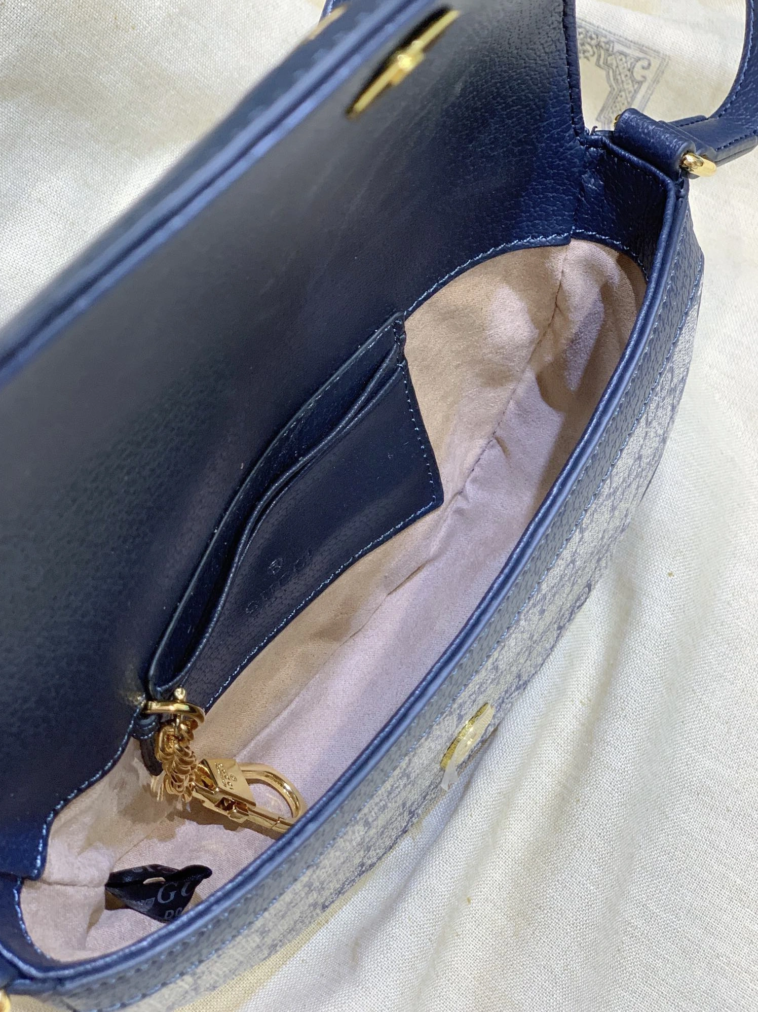 Comfortable 8137 Gucci AAA Quality Messenger Bags For Women