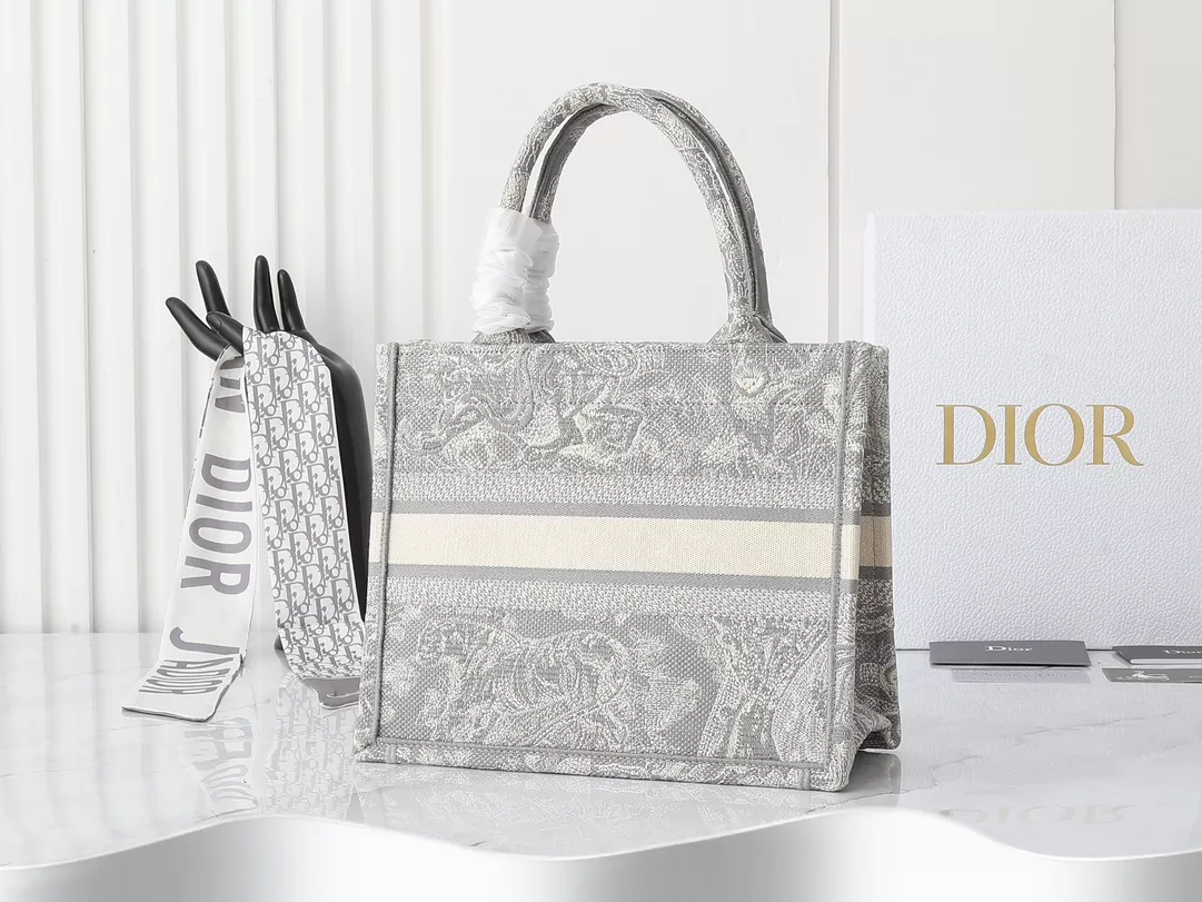 Comfortable 8255 Christian Dior AAA Quality Tote-Handbags For Women