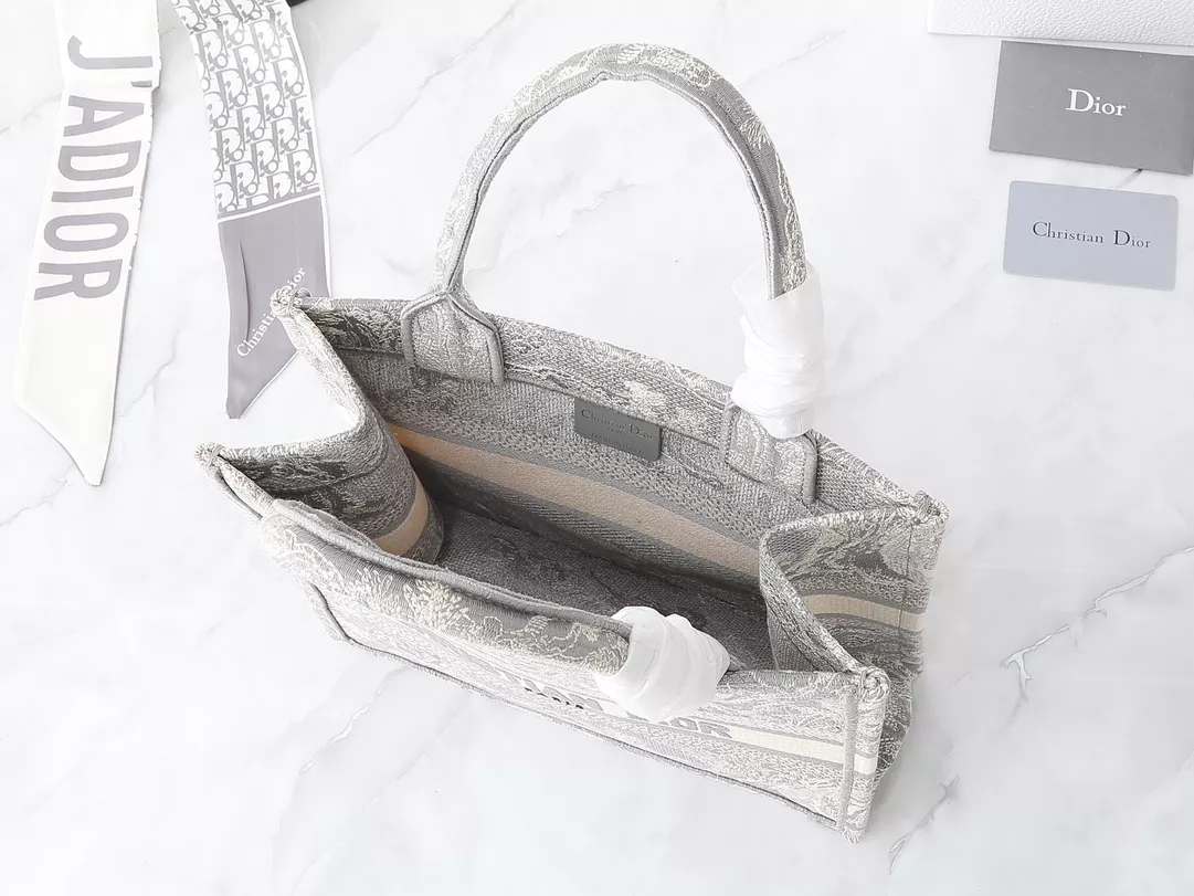 Comfortable 8255 Christian Dior AAA Quality Tote-Handbags For Women