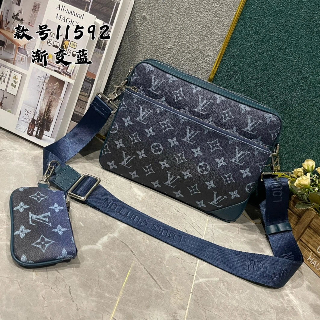 Comfortable 8290 Louis Vuitton AAA Man Messenger Bags