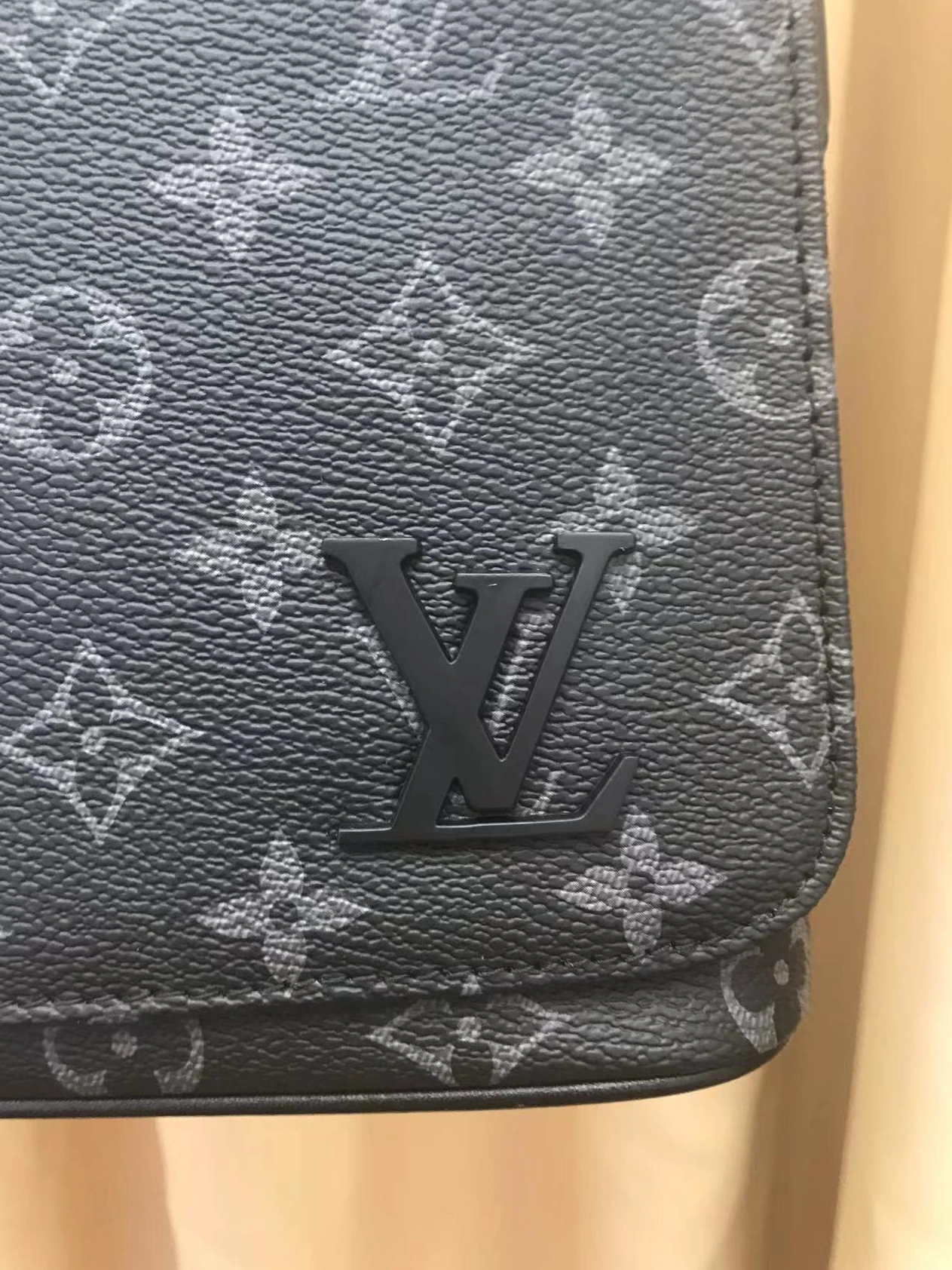 Comfortable 8310 Louis Vuitton AAA Man Messenger Bags