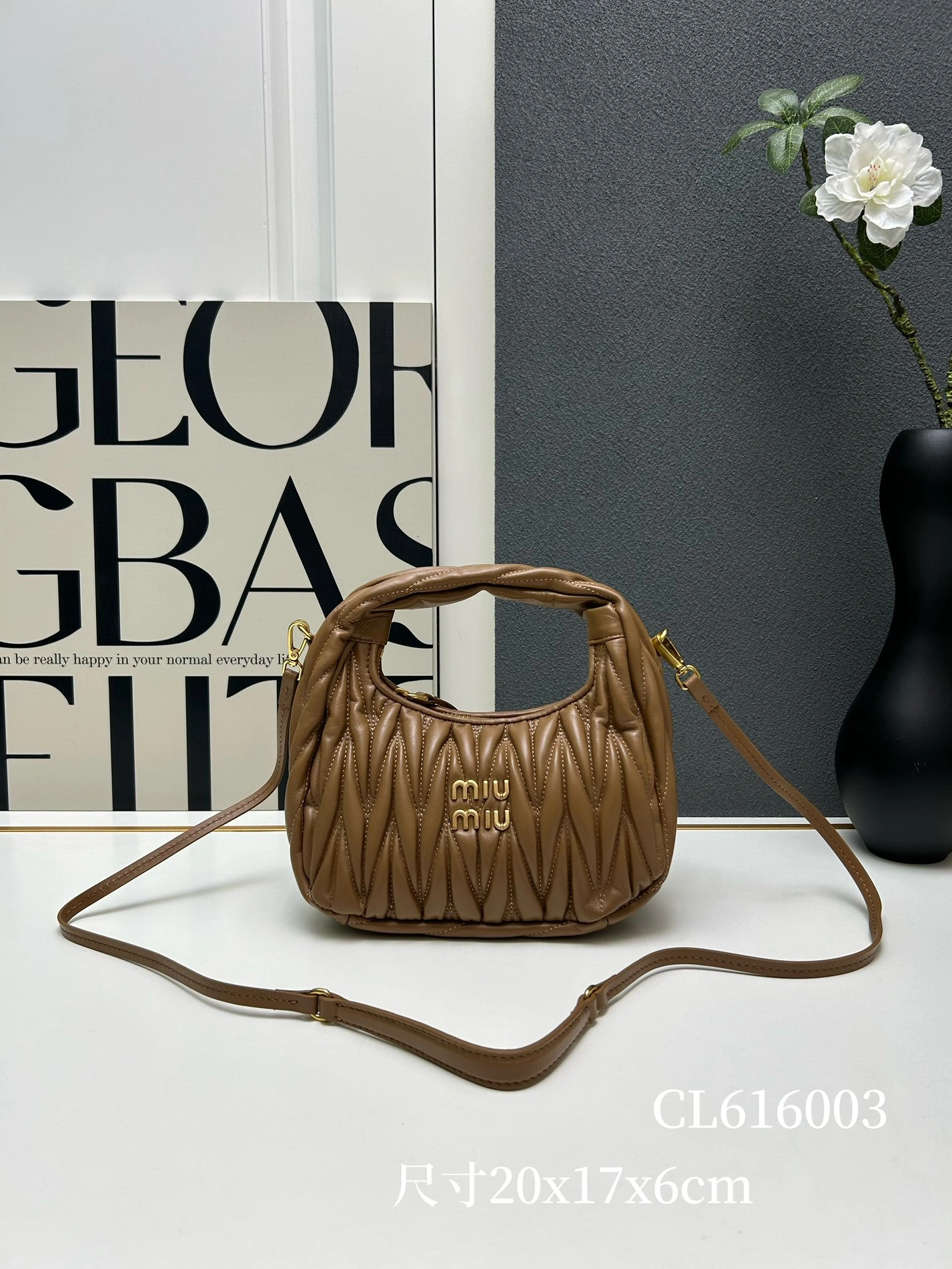 Comfortable 8364 MIU MIU AAA Quality Messenger Bags For Women