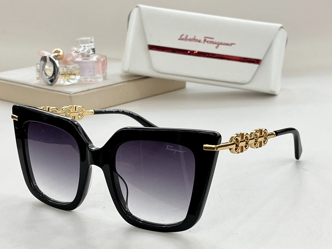 Comfortable 8419 Salvatore Ferragamo AAA Quality Sunglasses