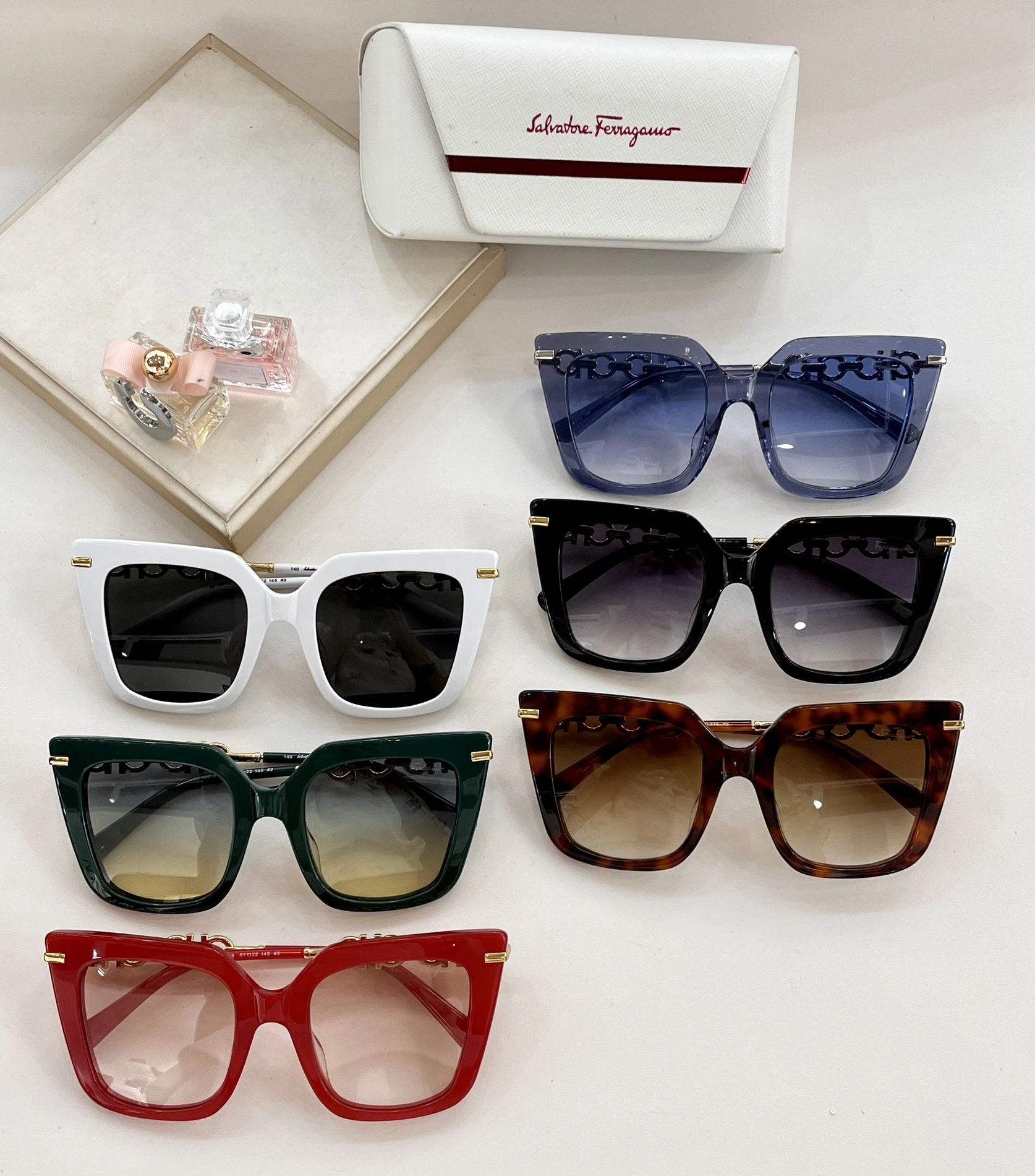 Comfortable 8419 Salvatore Ferragamo AAA Quality Sunglasses