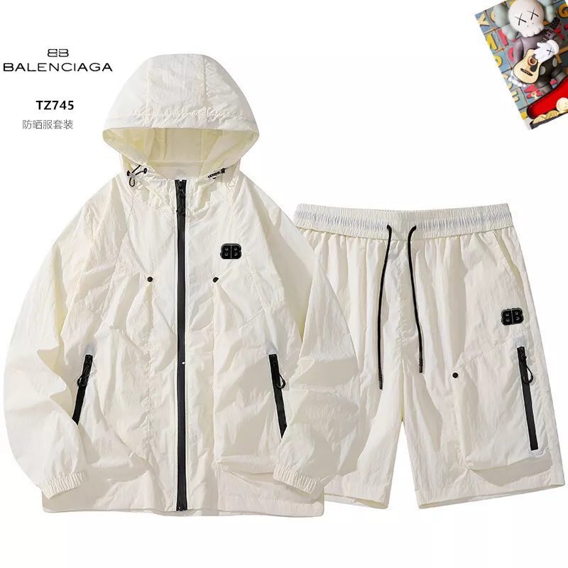 Comfortable 8483 Balenciaga Fashion Tracksuits Long Sleeved For Men