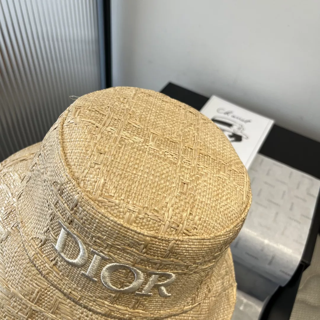 Comfortable 8557 Christian Dior Caps