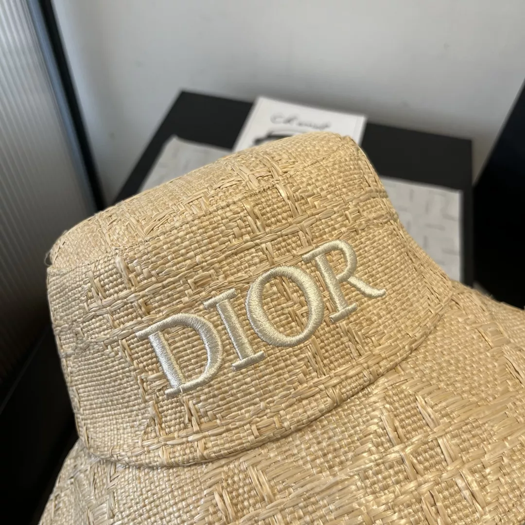 Comfortable 8557 Christian Dior Caps
