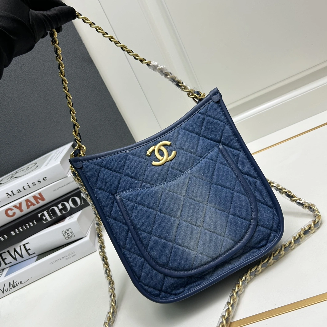 Comfortable 8640 Chanel AAA Quality Shoulder Bags For Women