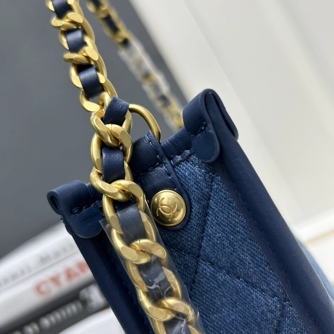 Comfortable 8640 Chanel AAA Quality Shoulder Bags For Women