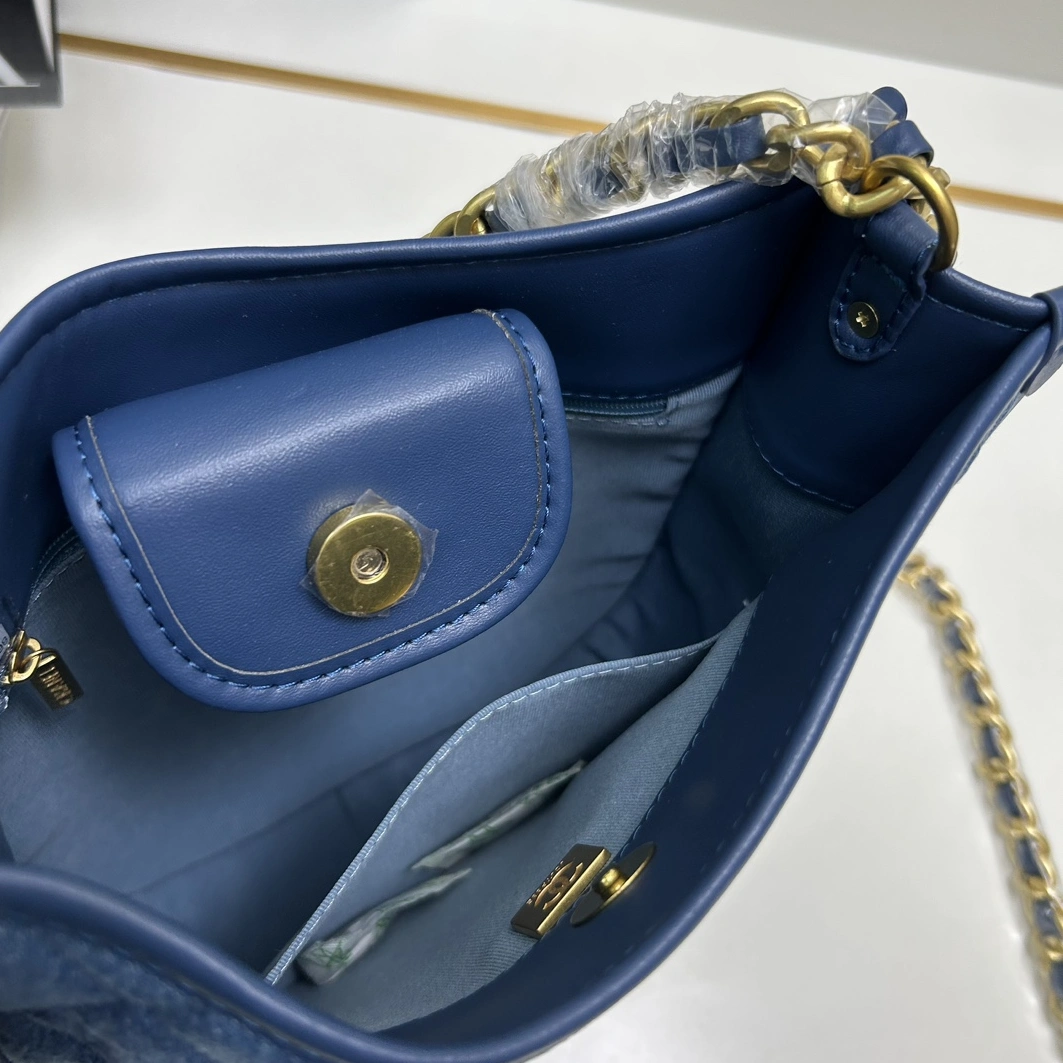Comfortable 8640 Chanel AAA Quality Shoulder Bags For Women
