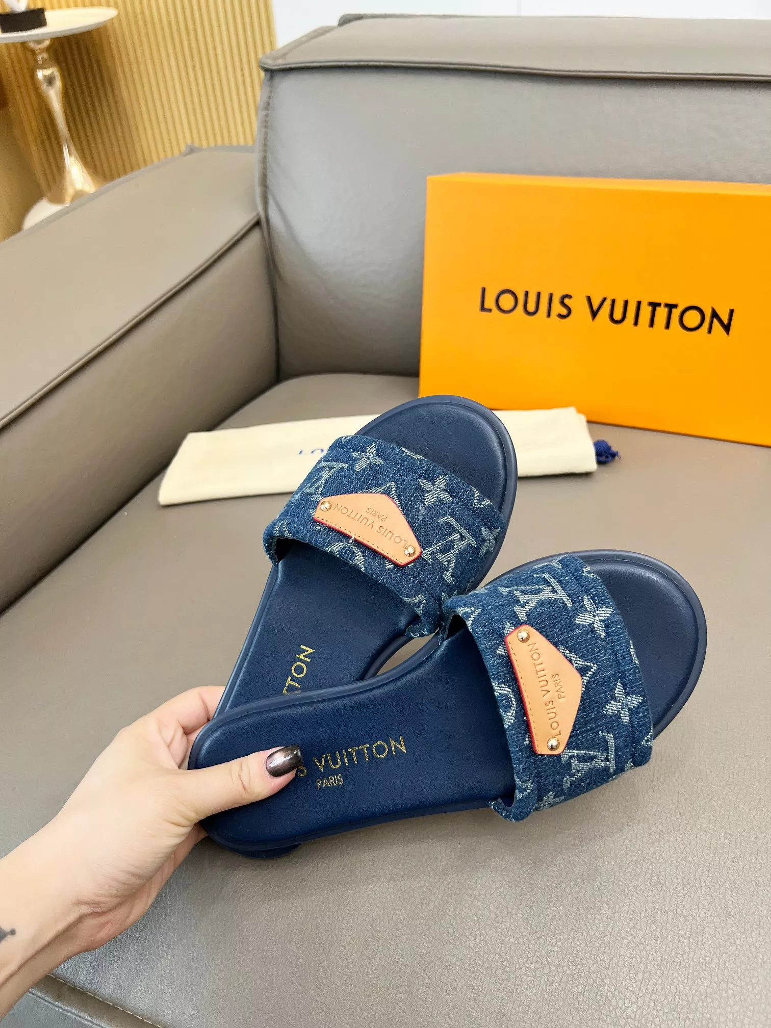 Comfortable 8664 Louis Vuitton Slippers For Women