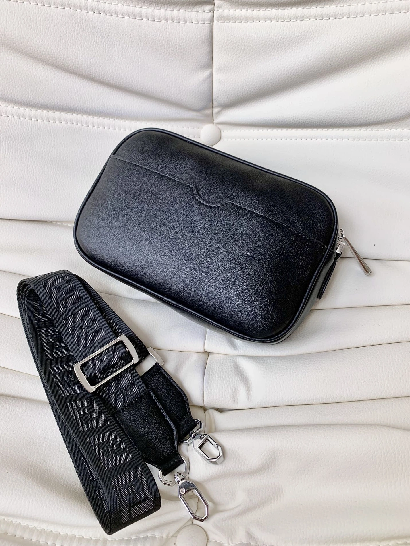 Comfortable 8720 Fendi AAA Man Messenger Bags