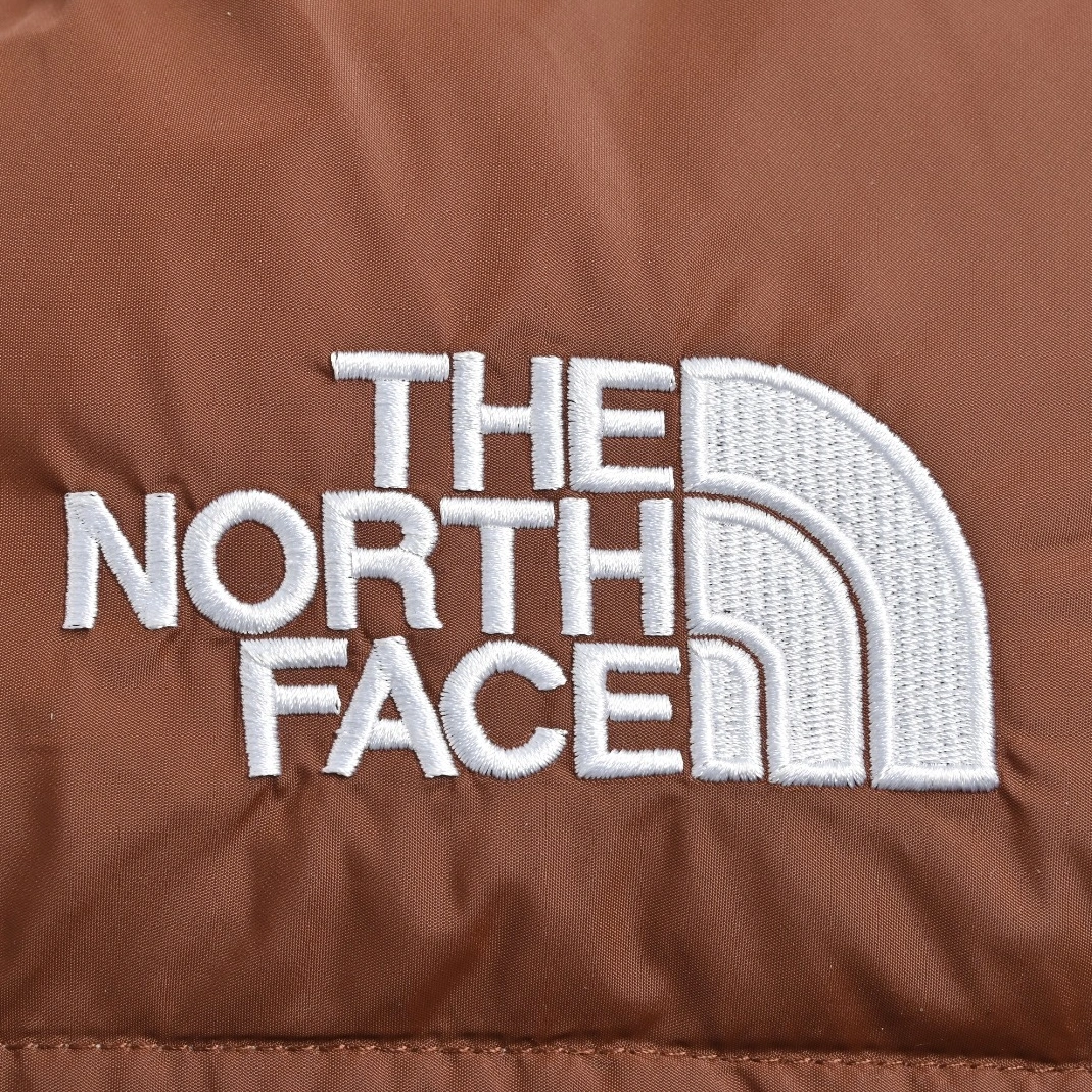 Comfortable 8741 The North Face Down Feather Coat Long Sleeved For Unisex