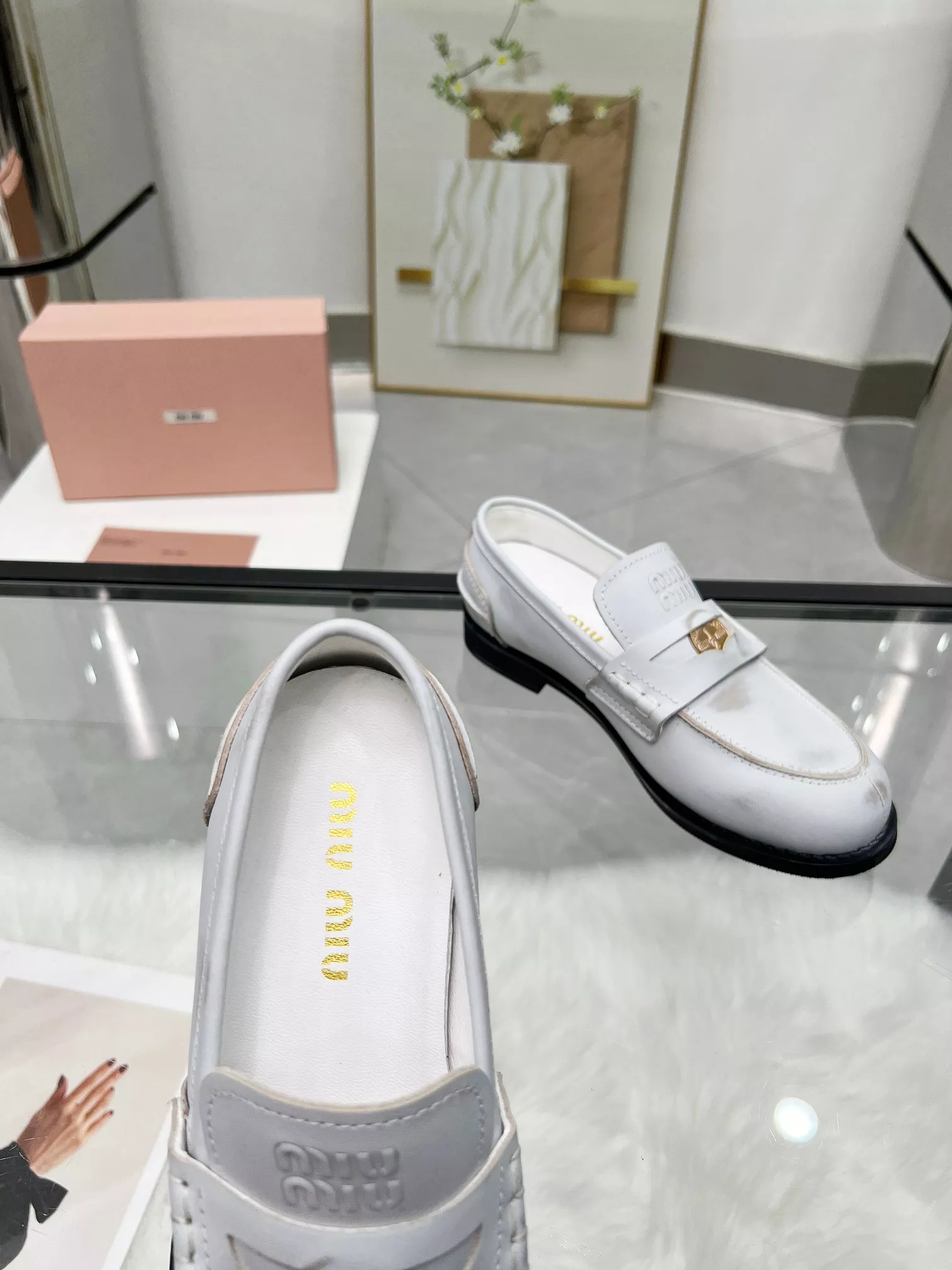 Comfortable 8837 MIU MIU Leather Shoes For Women