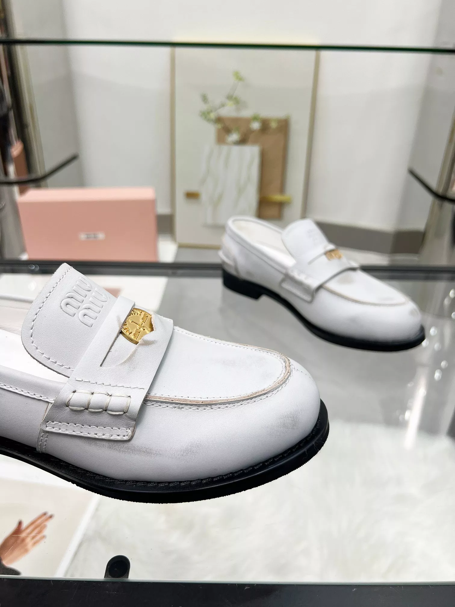Comfortable 8837 MIU MIU Leather Shoes For Women