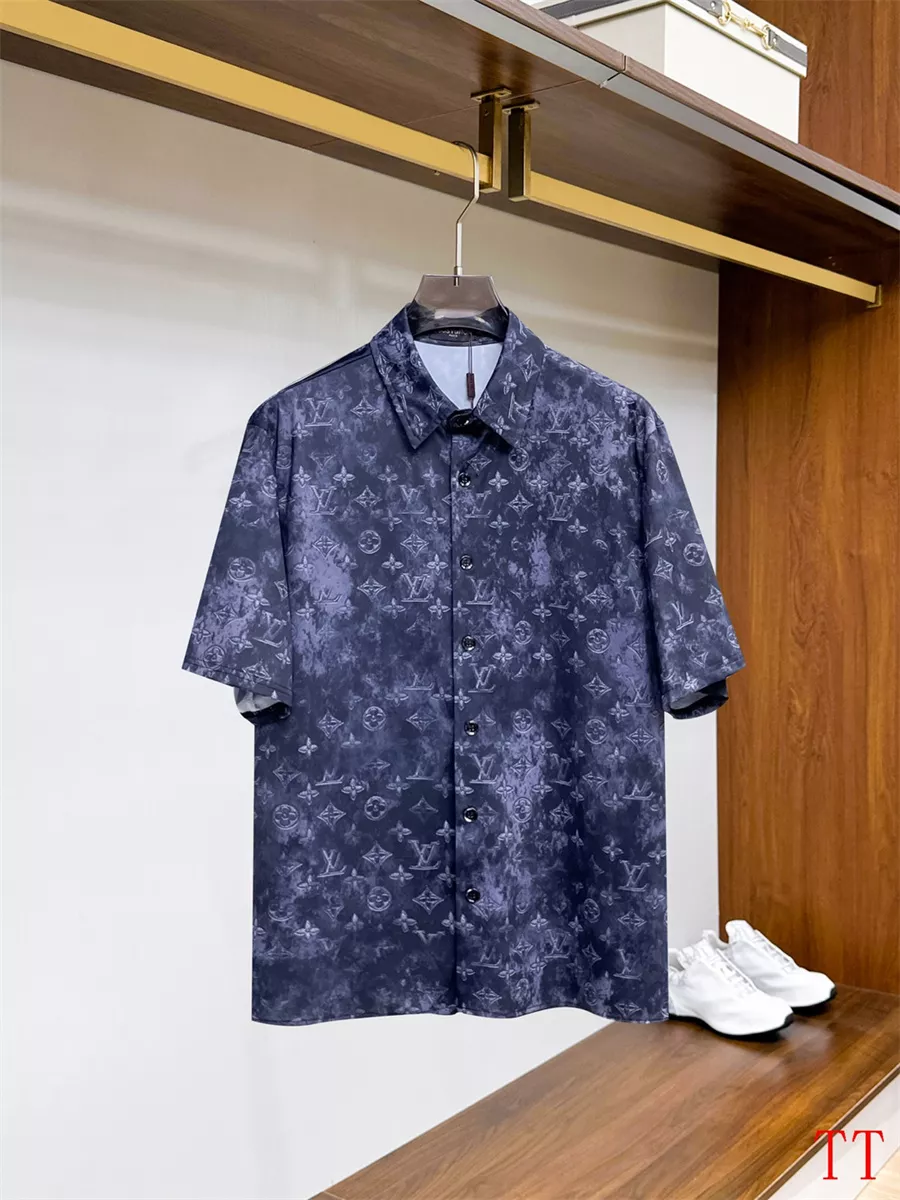 Comfortable 8842 Louis Vuitton LV Tracksuits Short Sleeved For Men