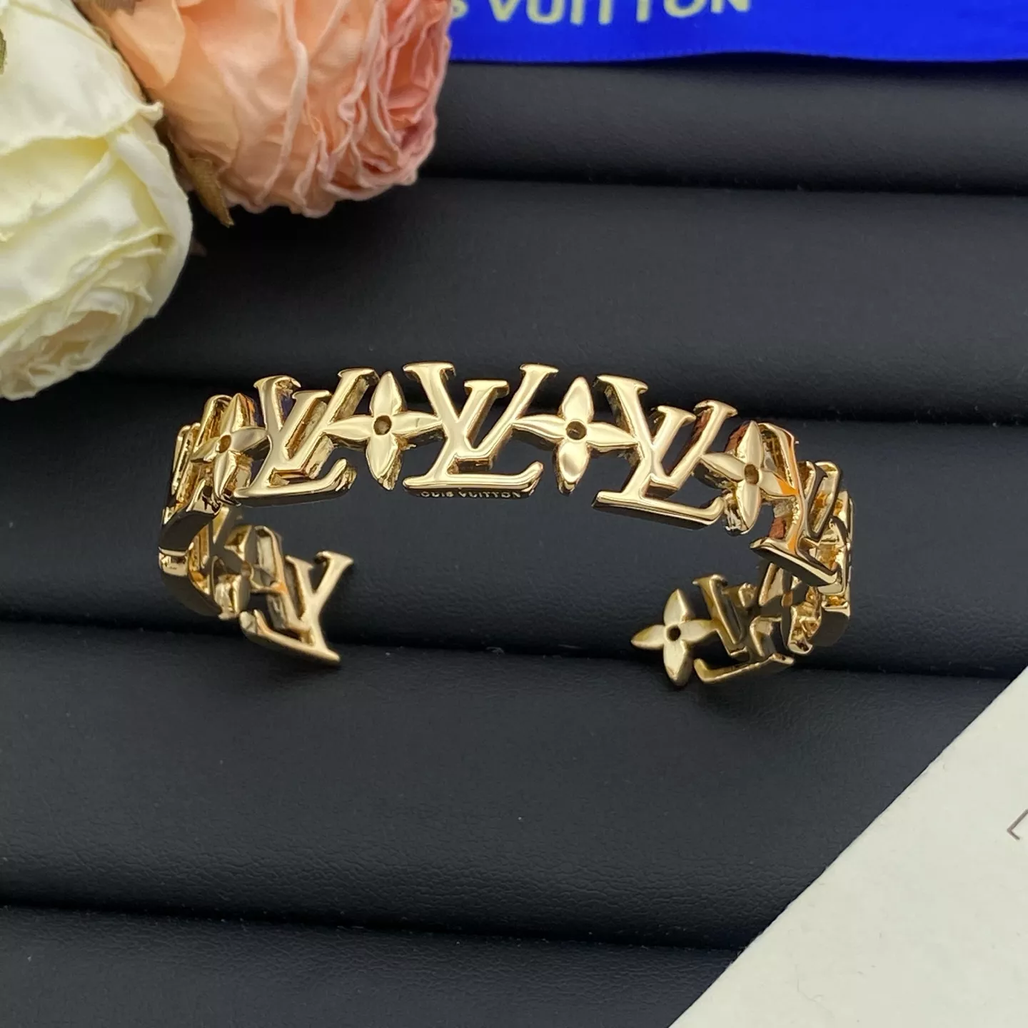 Comfortable 8882 Louis Vuitton LV Bracelets