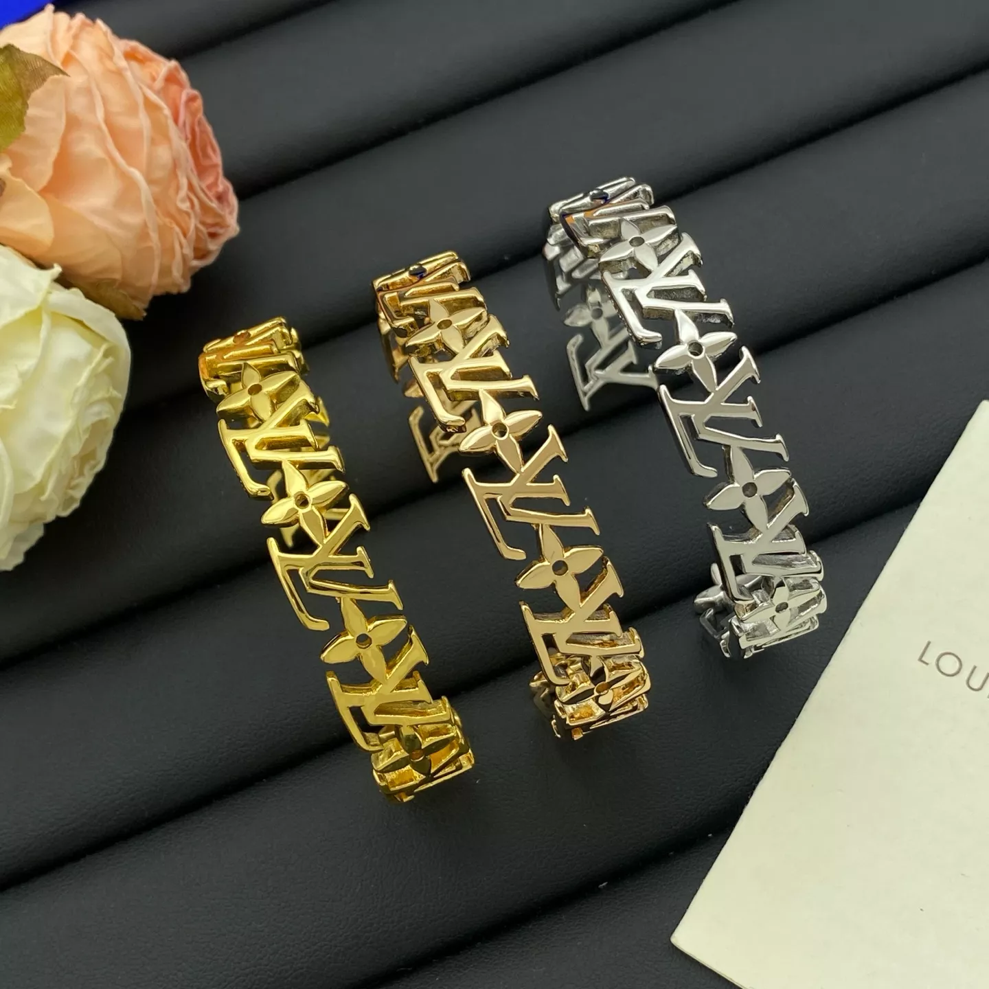 Comfortable 8882 Louis Vuitton LV Bracelets