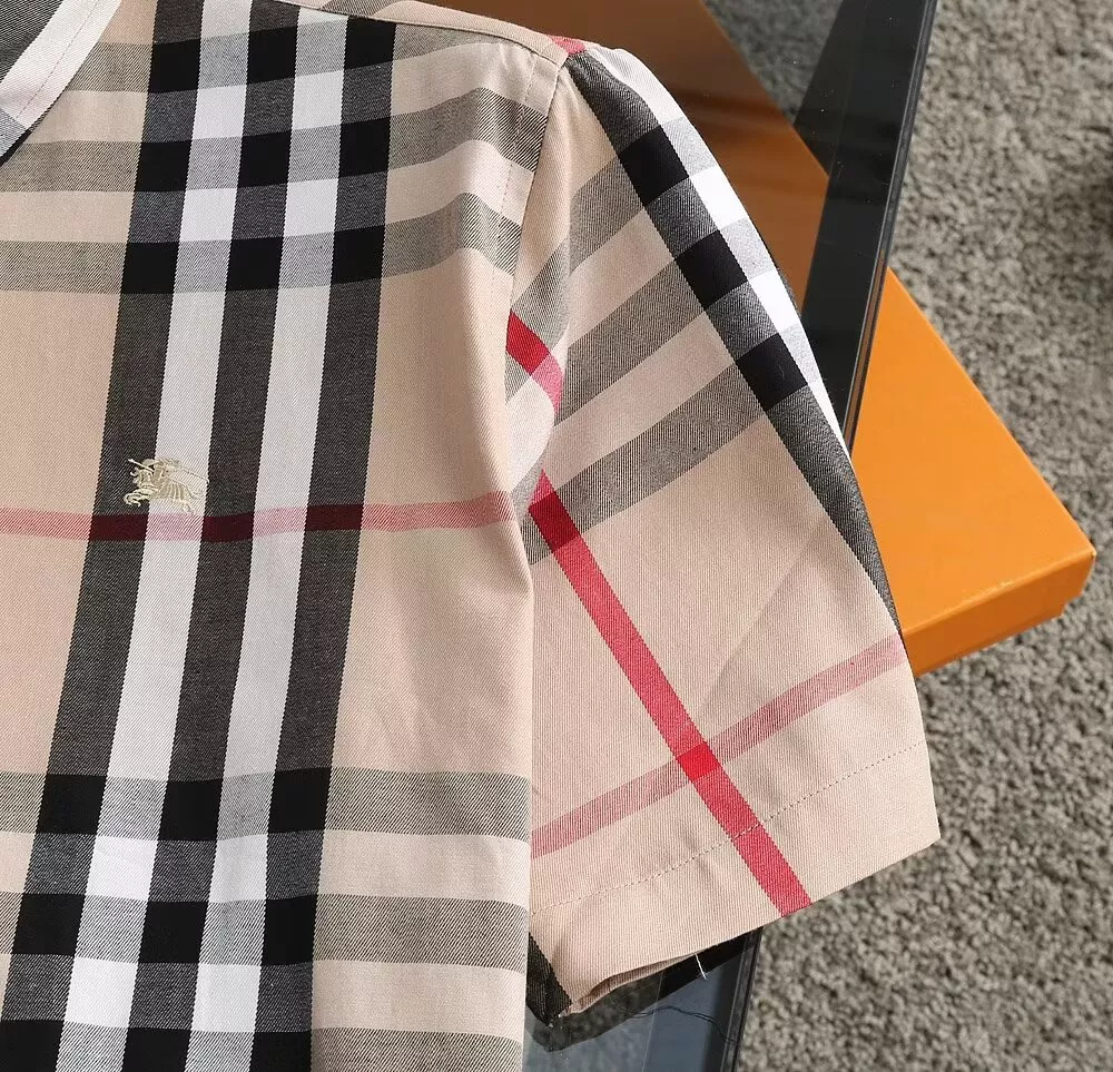 Comfortable 8940 Burberry Shirts Short Sleeved For Men