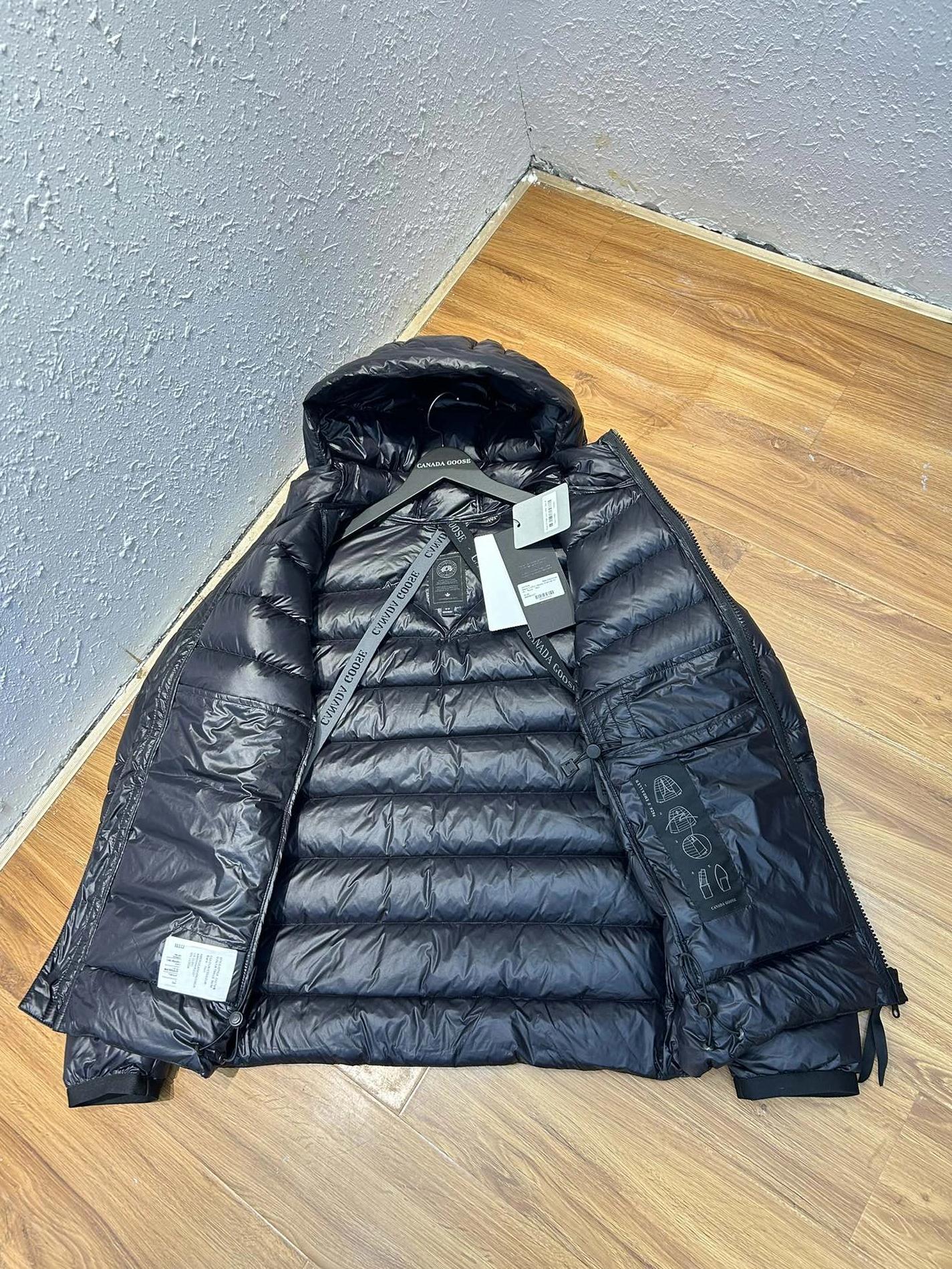 Comfortable 9000 Canada Goose Down Feather Coat Long Sleeved For Unisex