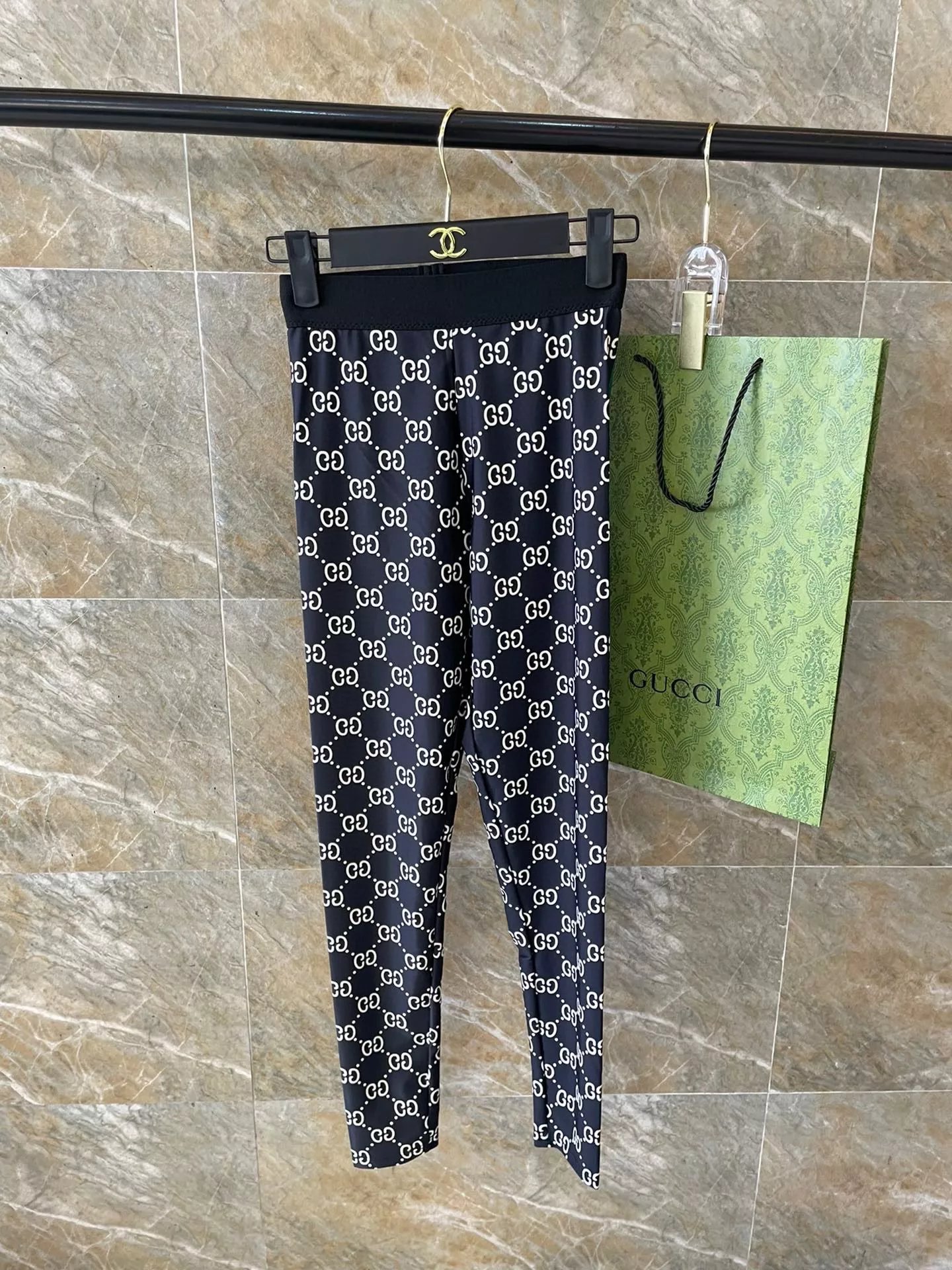 Comfortable 9093 Gucci Tracksuits Long Sleeved For Women
