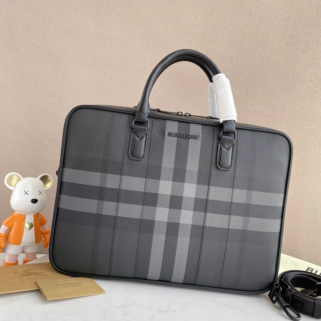 Comfortable 9184 Burberry AAA Man Handbags