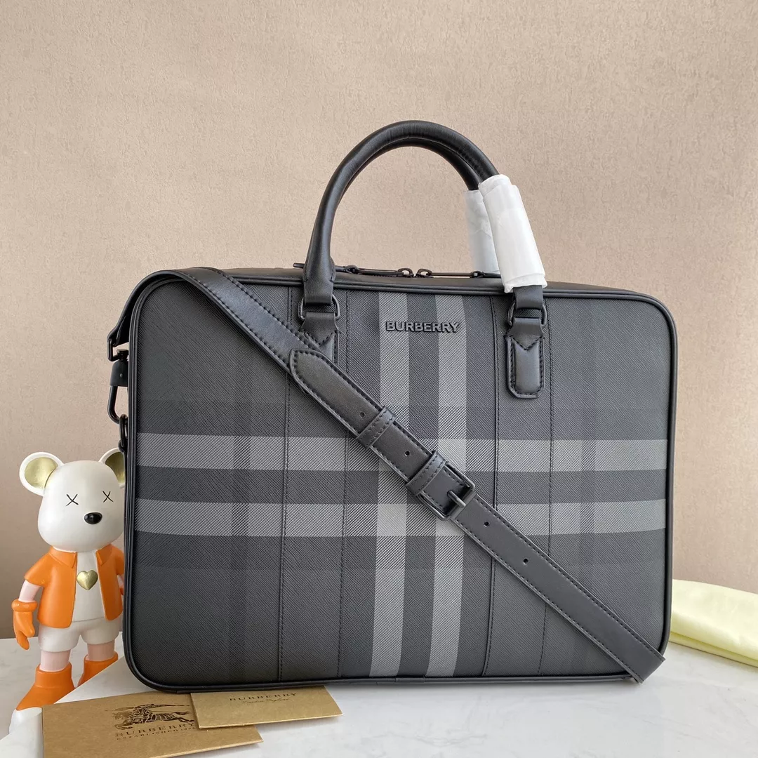 Comfortable 9184 Burberry AAA Man Handbags