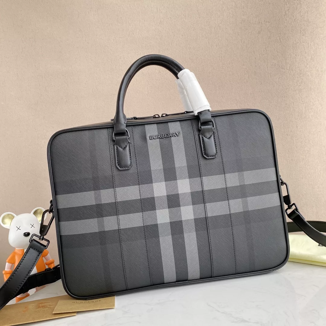 Comfortable 9184 Burberry AAA Man Handbags