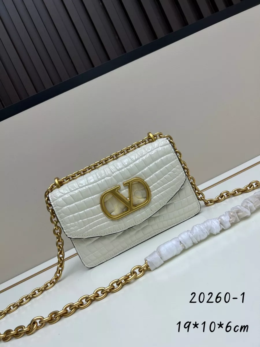 Comfortable 935 Valentino AAA Quality Messenger Bags For Women