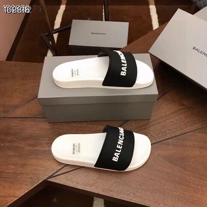 Comfortable 9640 Balenciaga Slippers For Men