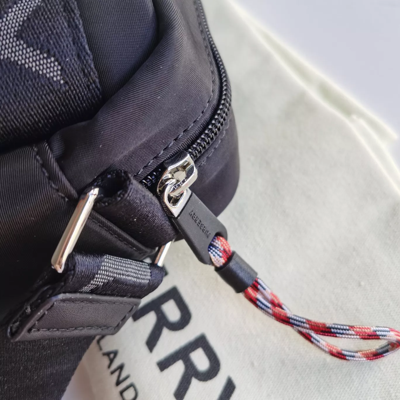 Comfortable 9655 Burberry AAA Man Messenger Bags