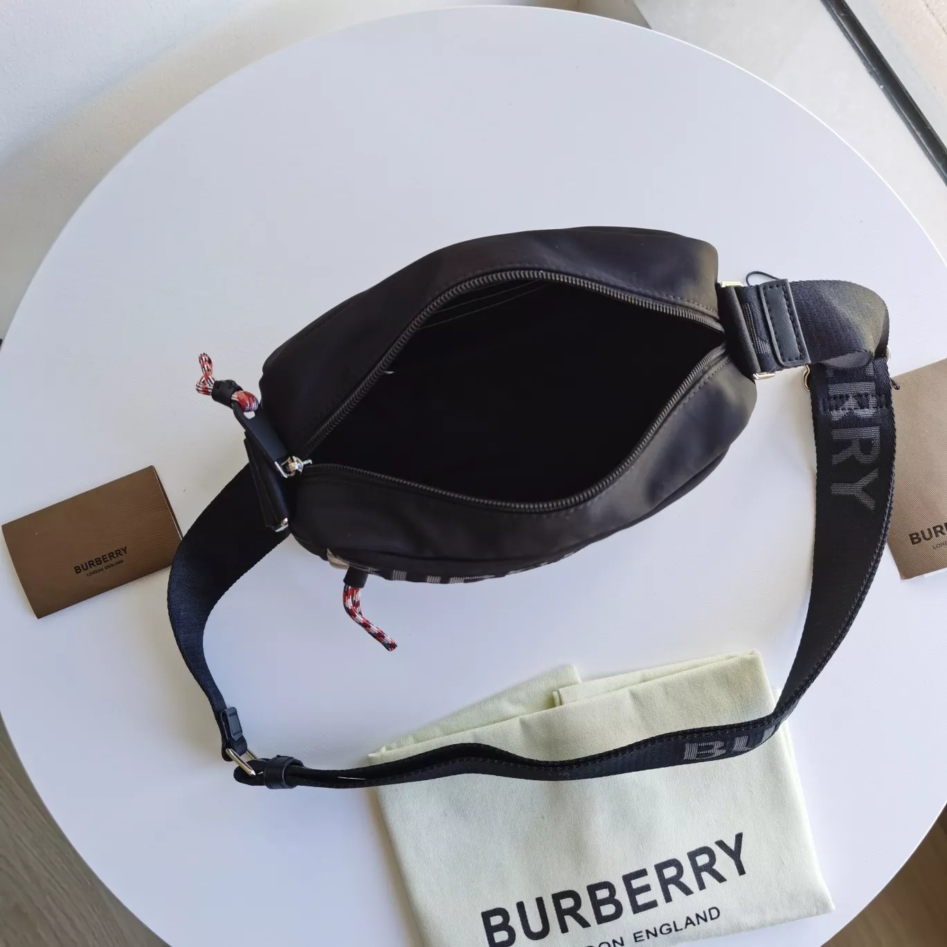 Comfortable 9655 Burberry AAA Man Messenger Bags
