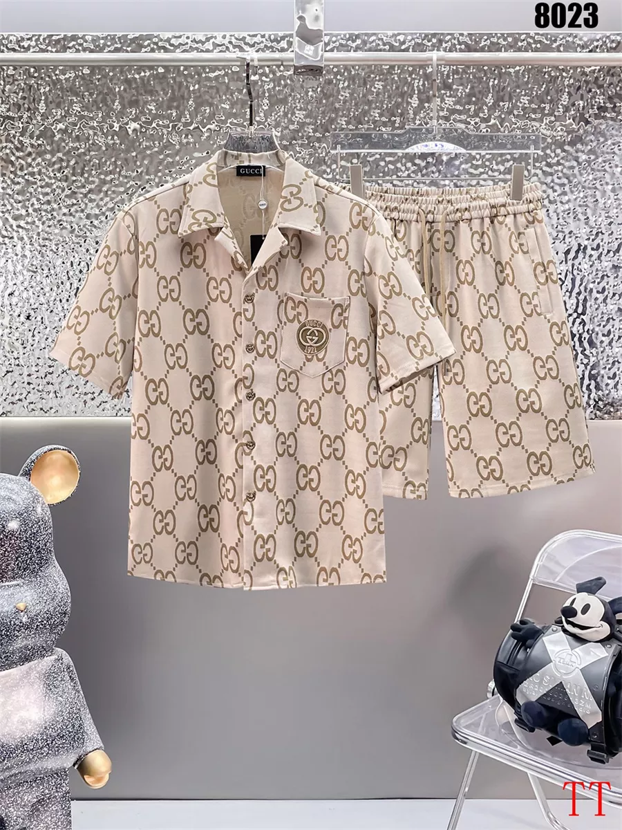 Comfortable 9697 Gucci Tracksuits Short Sleeved For Men
