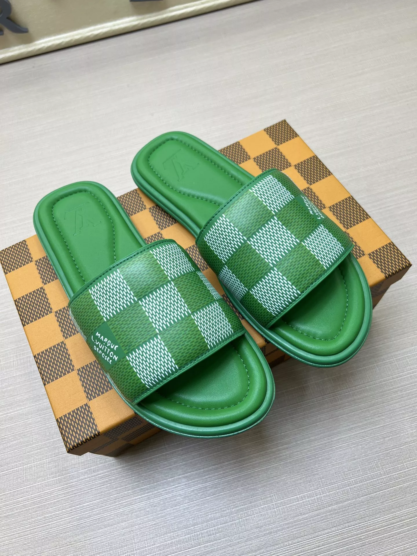 Comfortable 9734 Louis Vuitton Slippers For Men