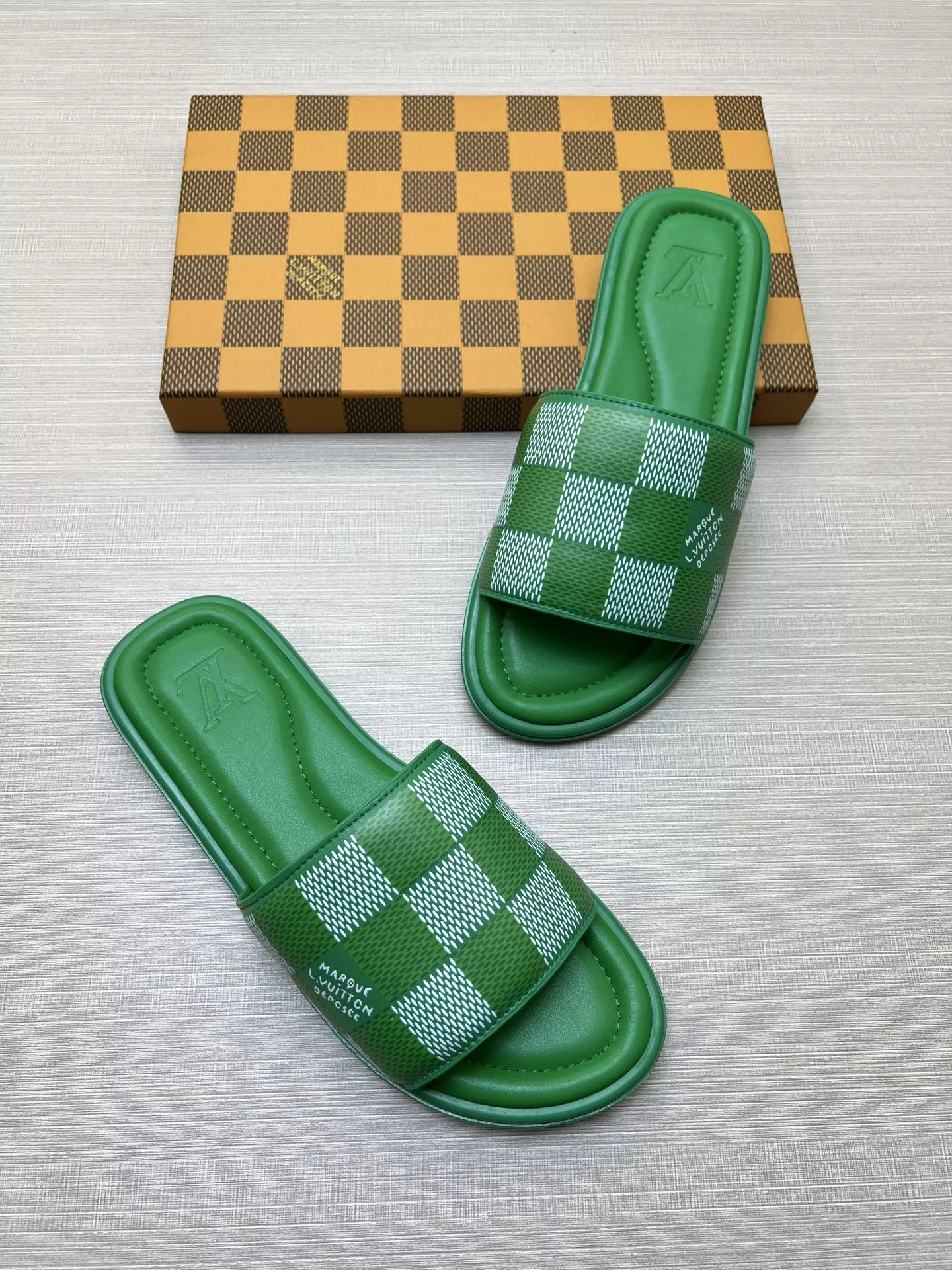Comfortable 9734 Louis Vuitton Slippers For Men