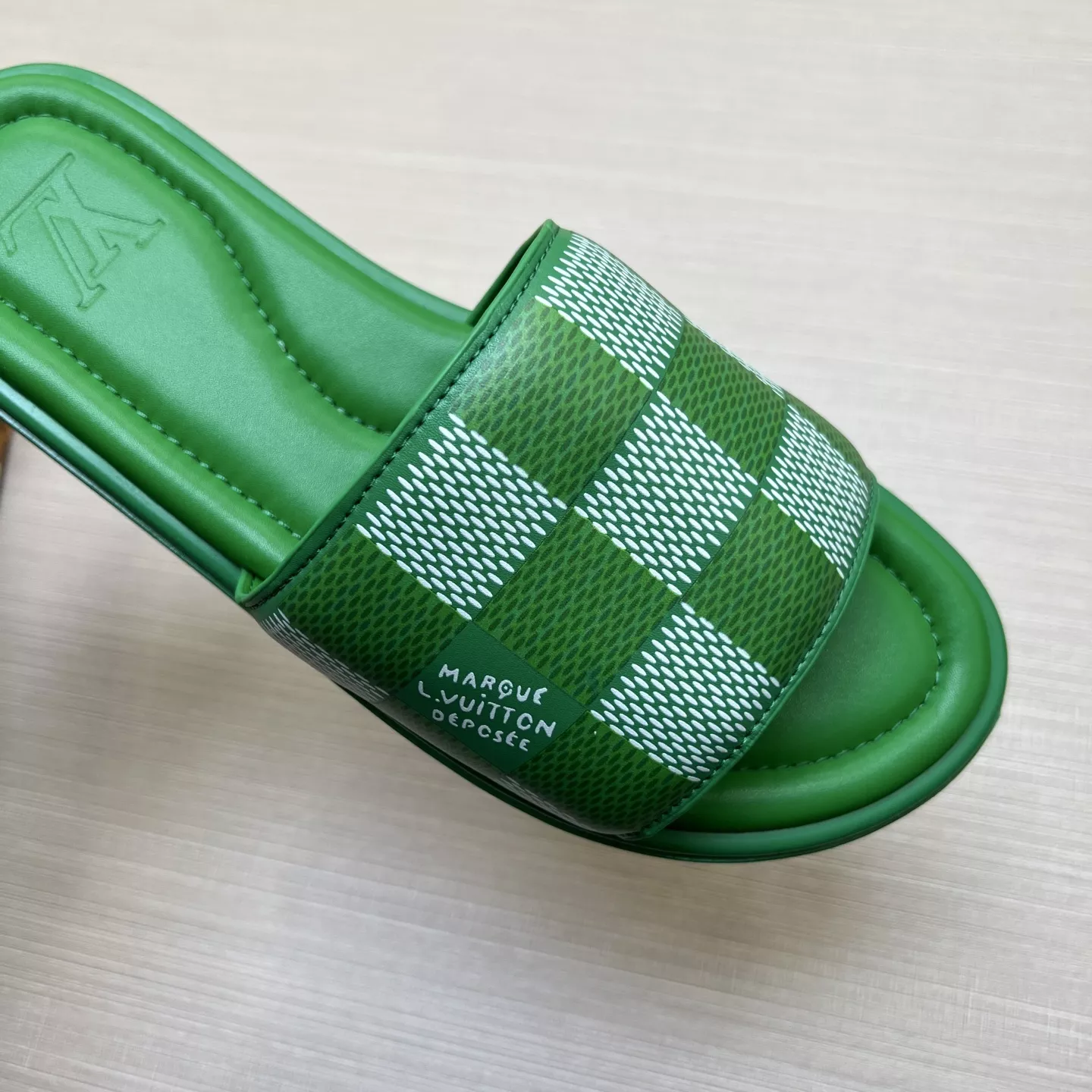 Comfortable 9734 Louis Vuitton Slippers For Men