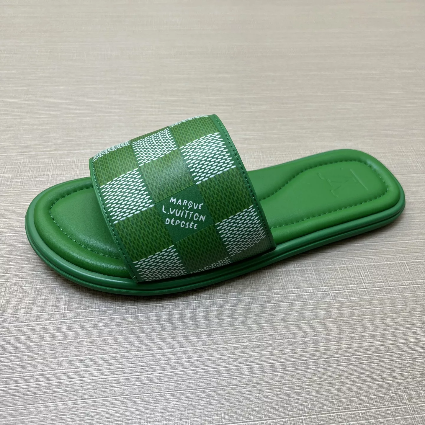 Comfortable 9734 Louis Vuitton Slippers For Men