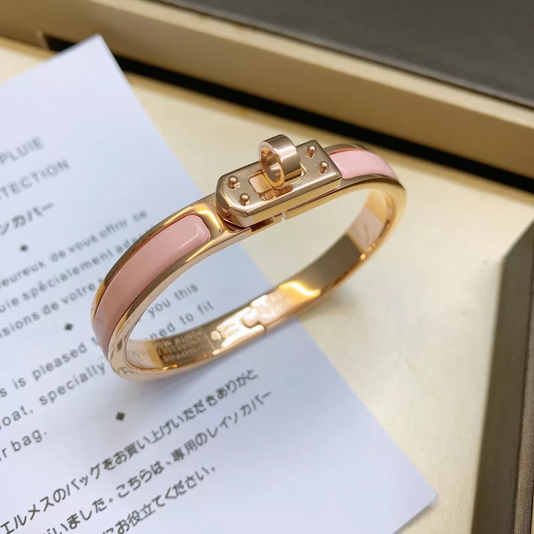 Comfortable 974 Hermes Bracelets