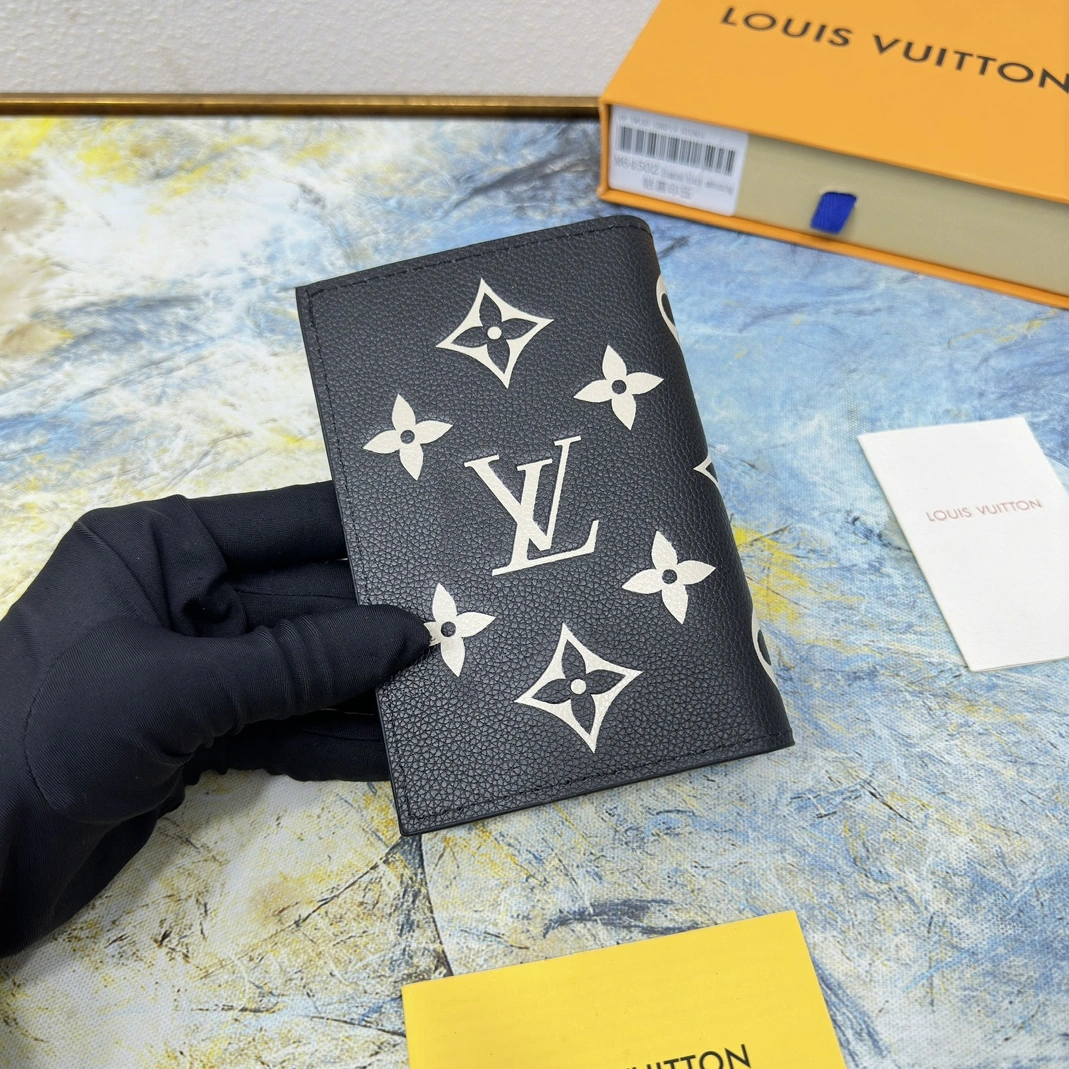 Comfortable 9789 Louis Vuitton LV Card Case For Unisex